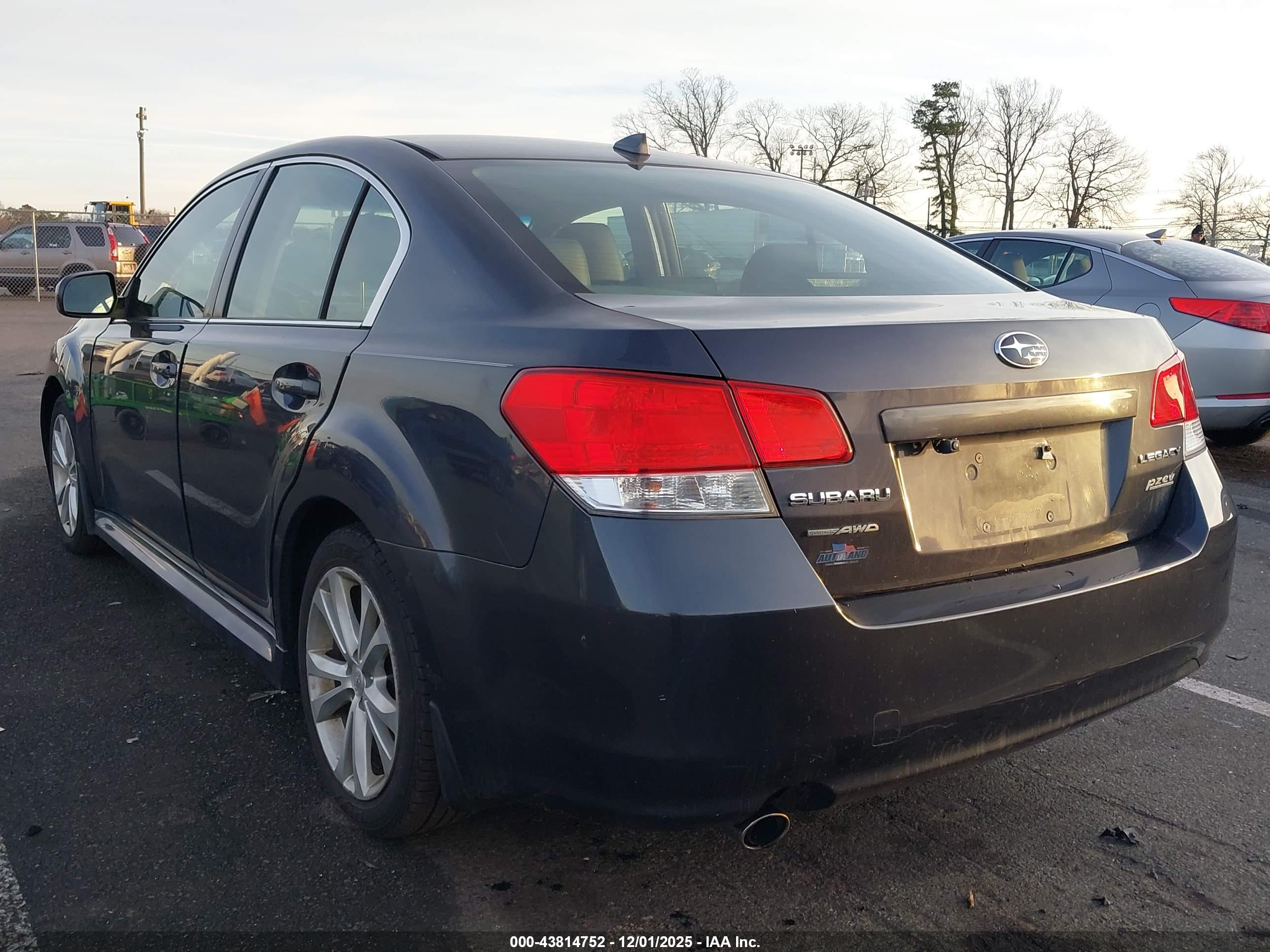 SUBARU LEGACY image 3