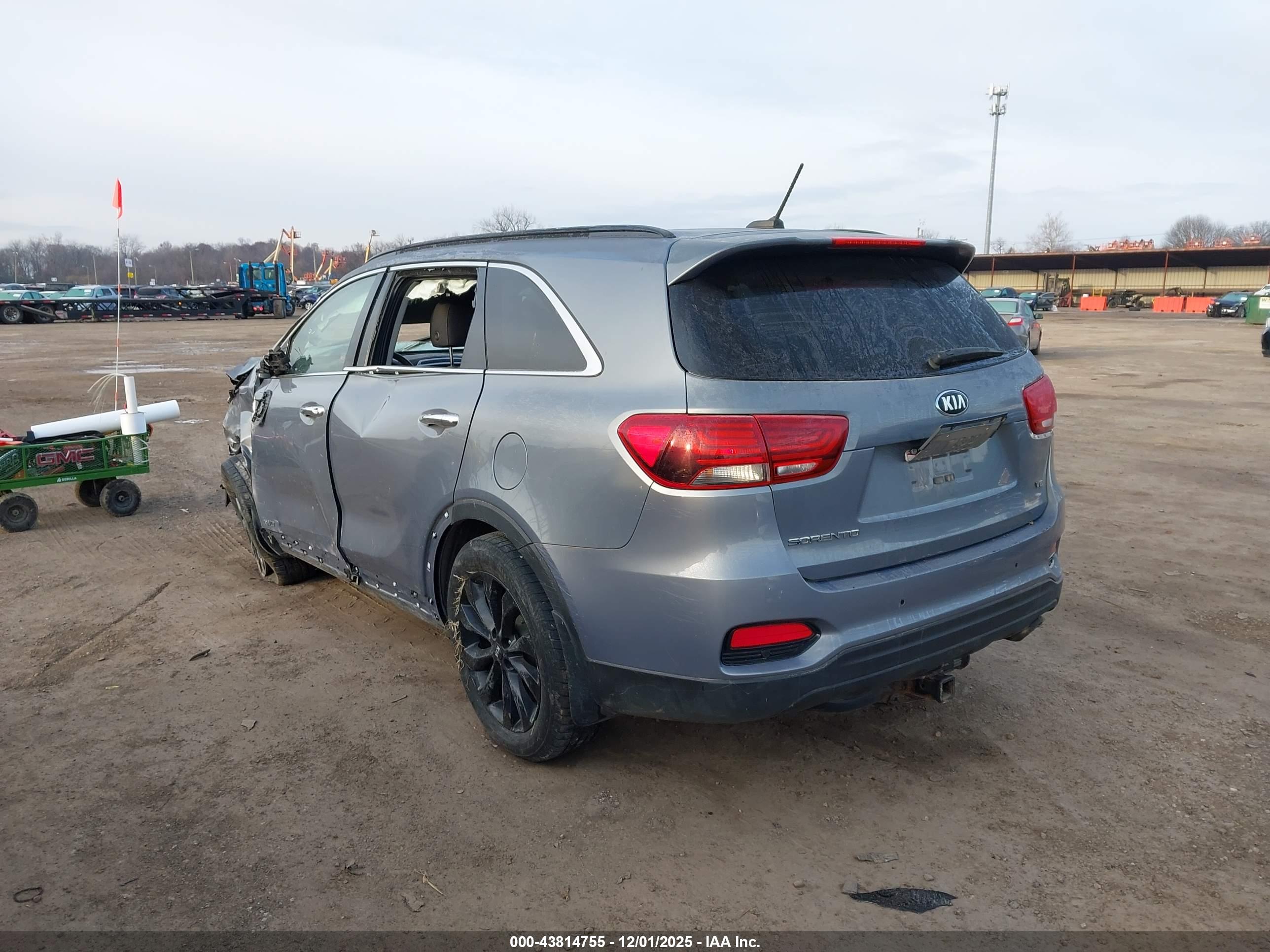 KIA SORENTO image 3