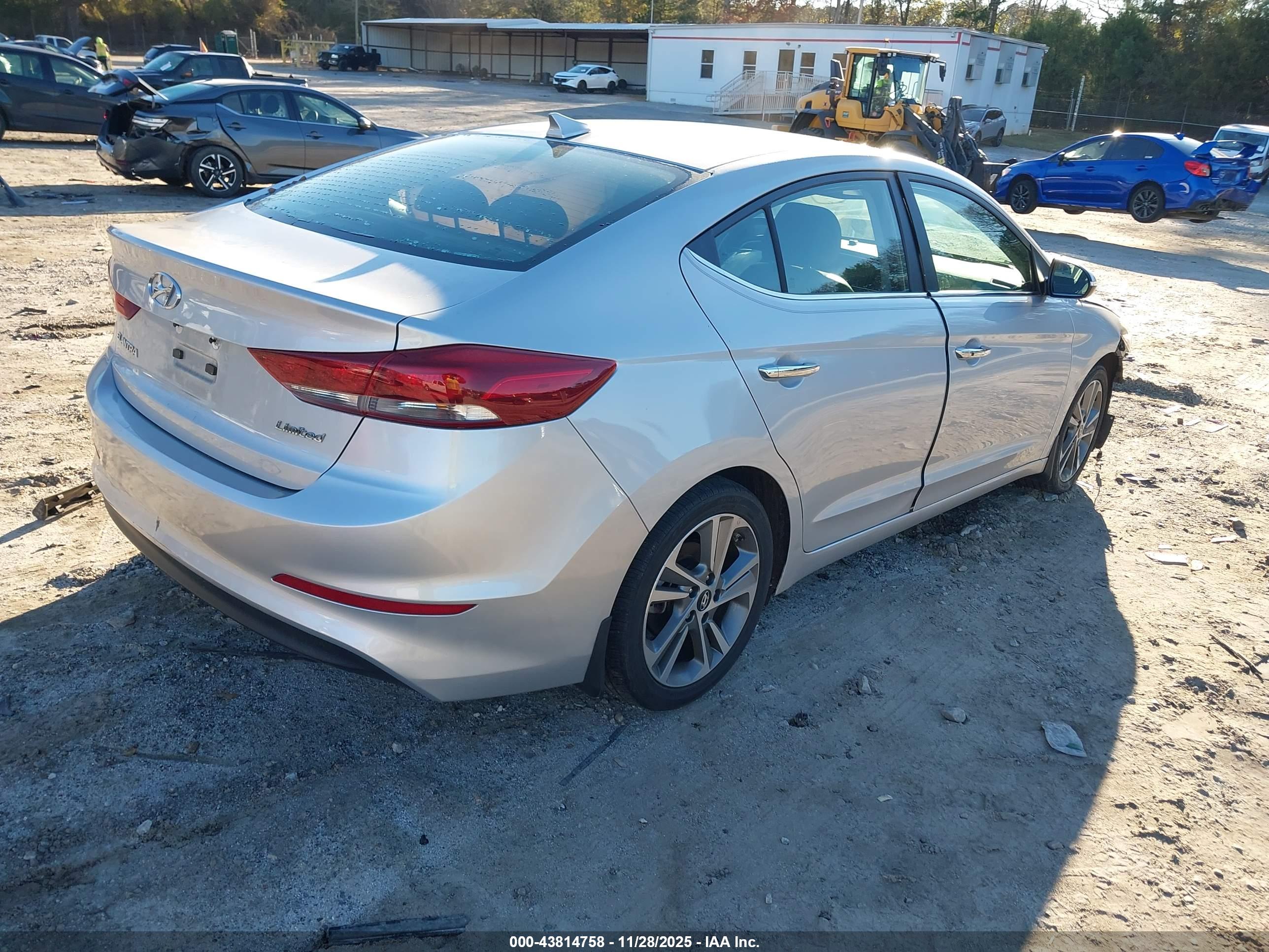 HYUNDAI ELANTRA image 4