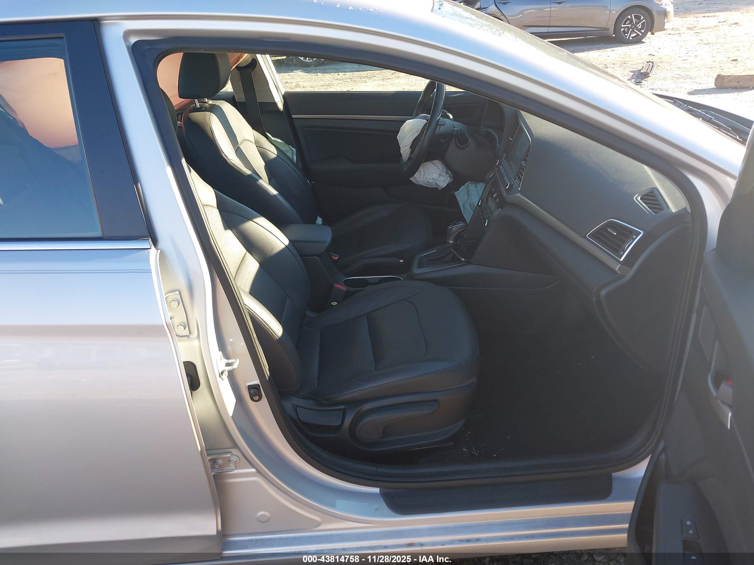 HYUNDAI ELANTRA image 5