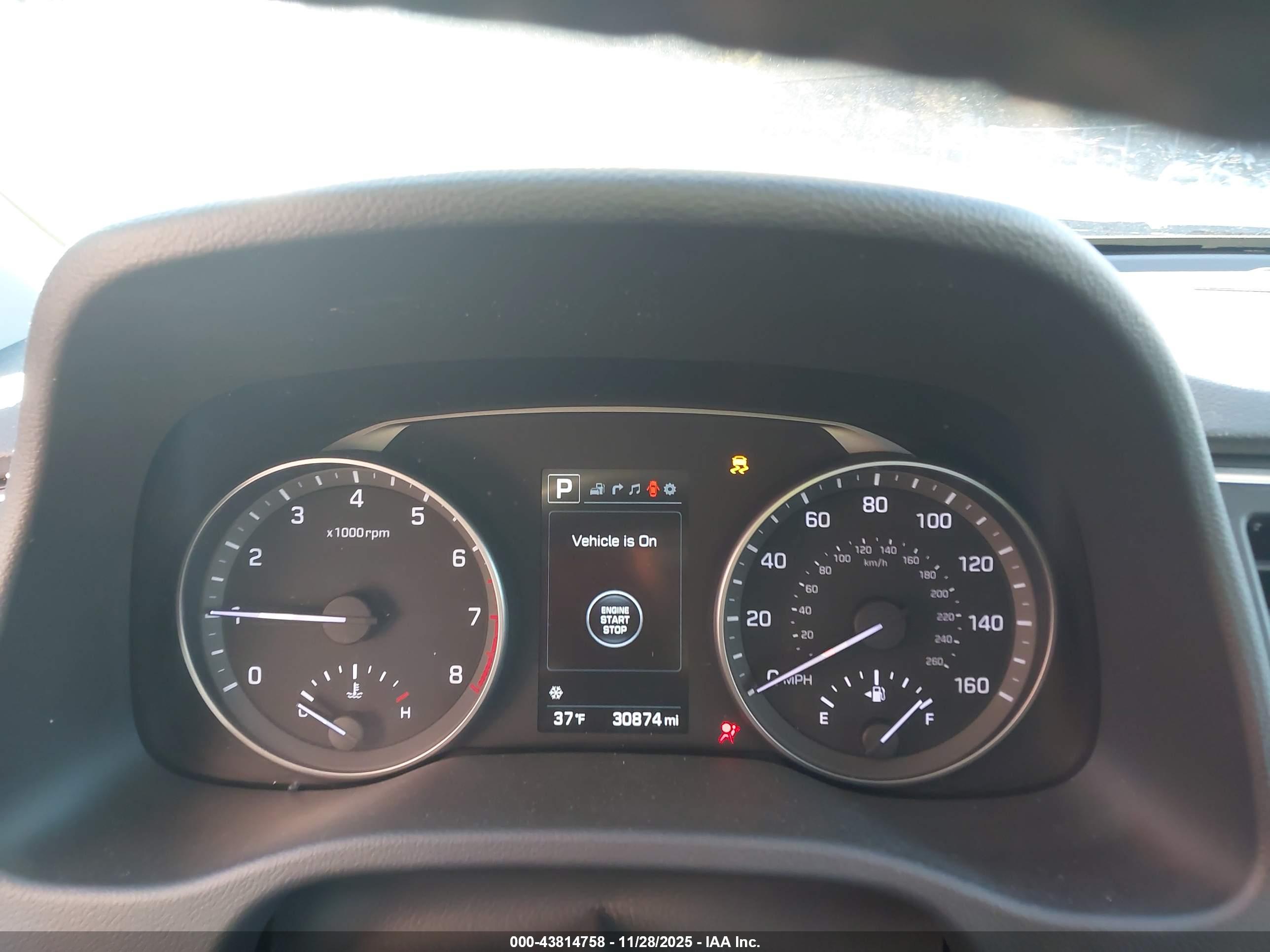HYUNDAI ELANTRA image 7