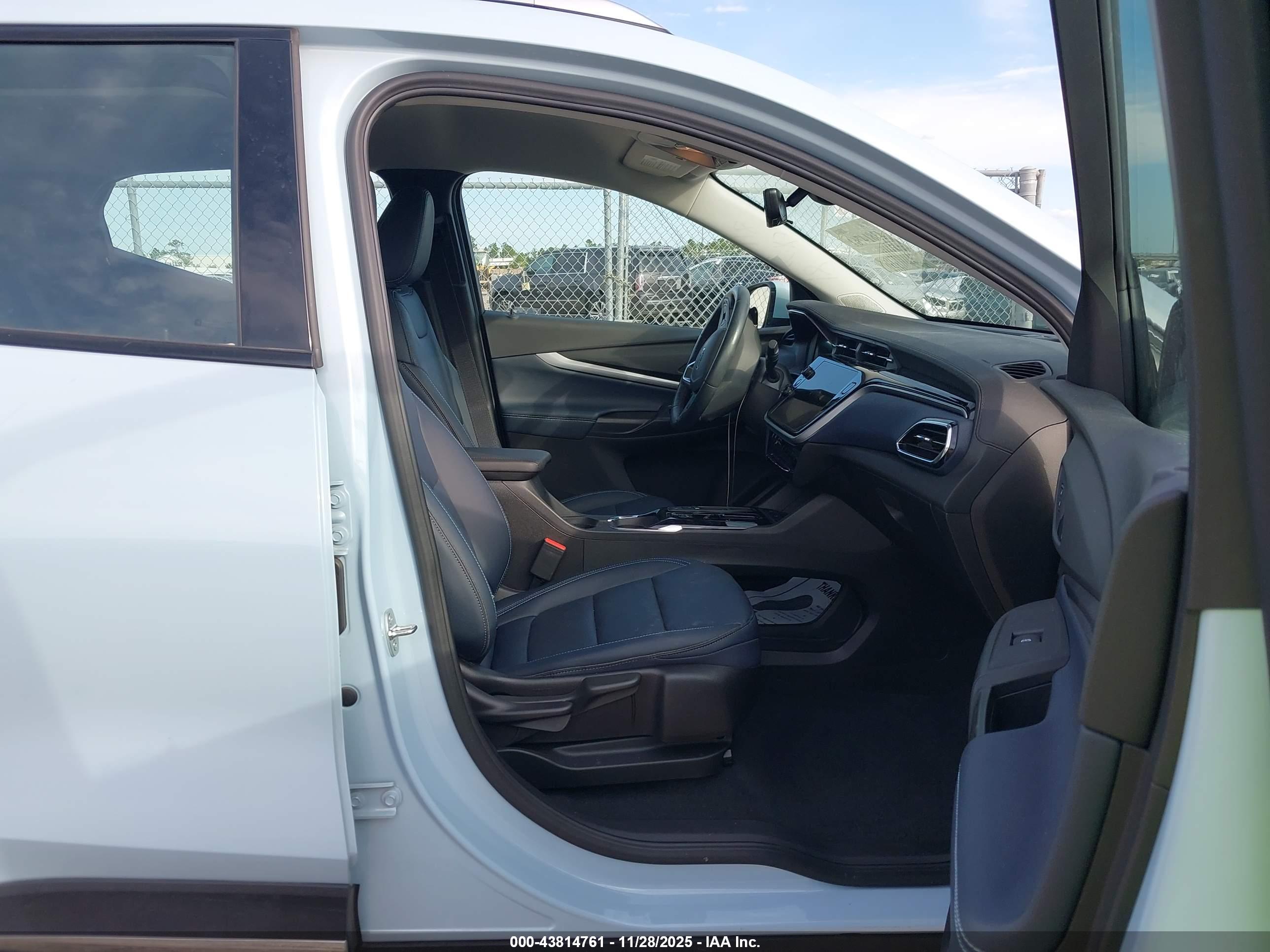 CHEVROLET BOLT image 5