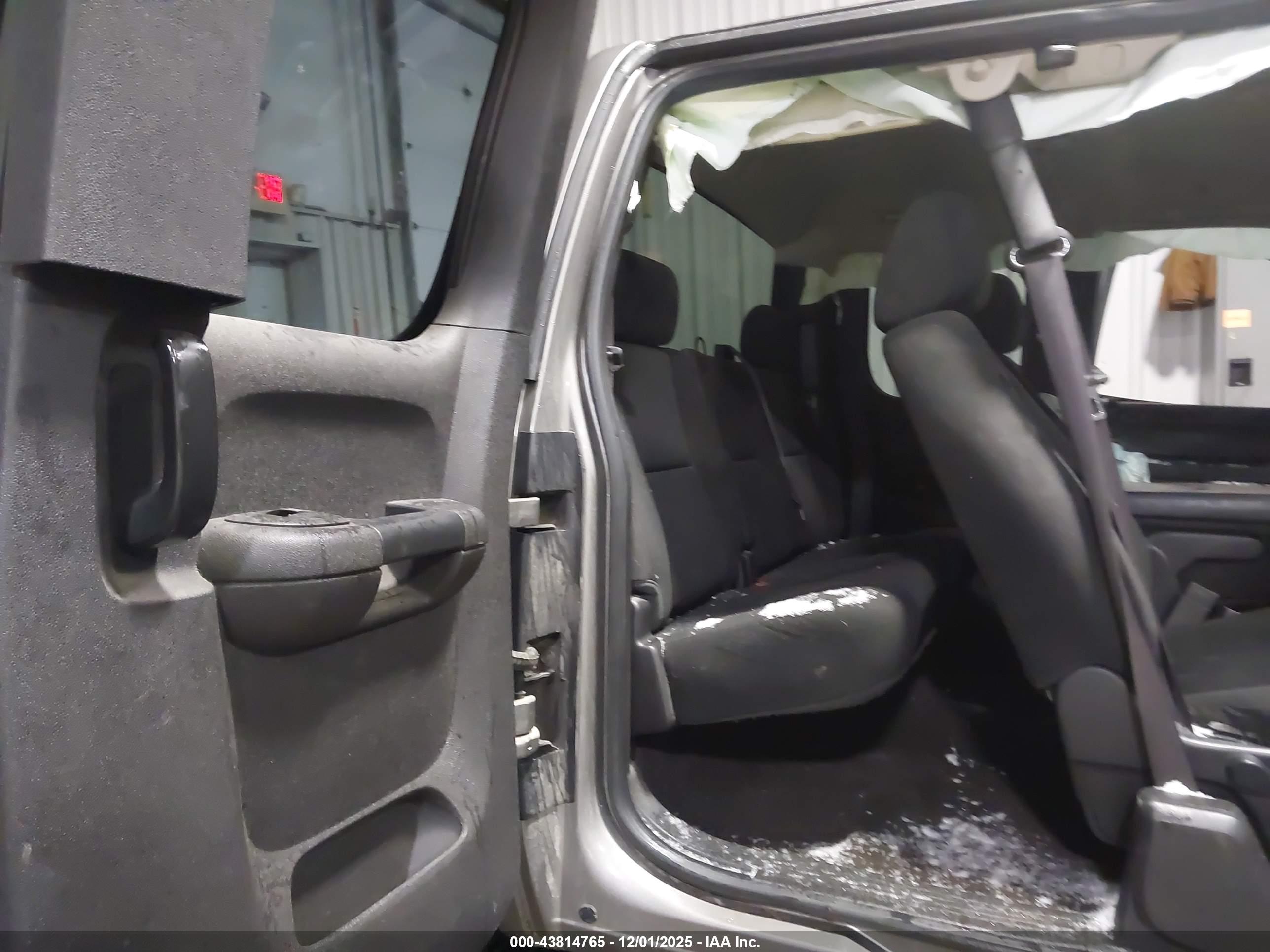 GMC SIERRA image 8