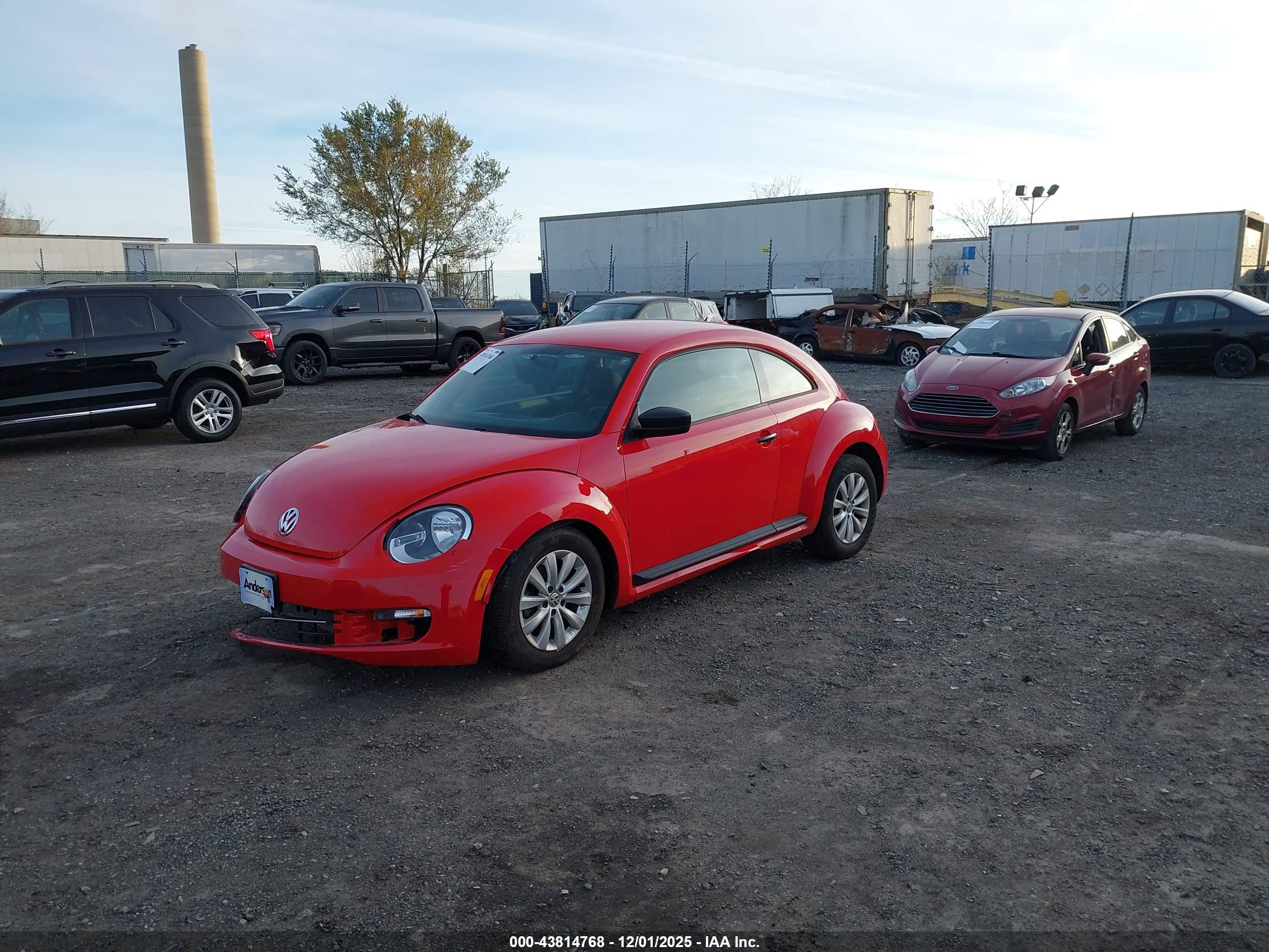 VOLKSWAGEN BEETLE image 2