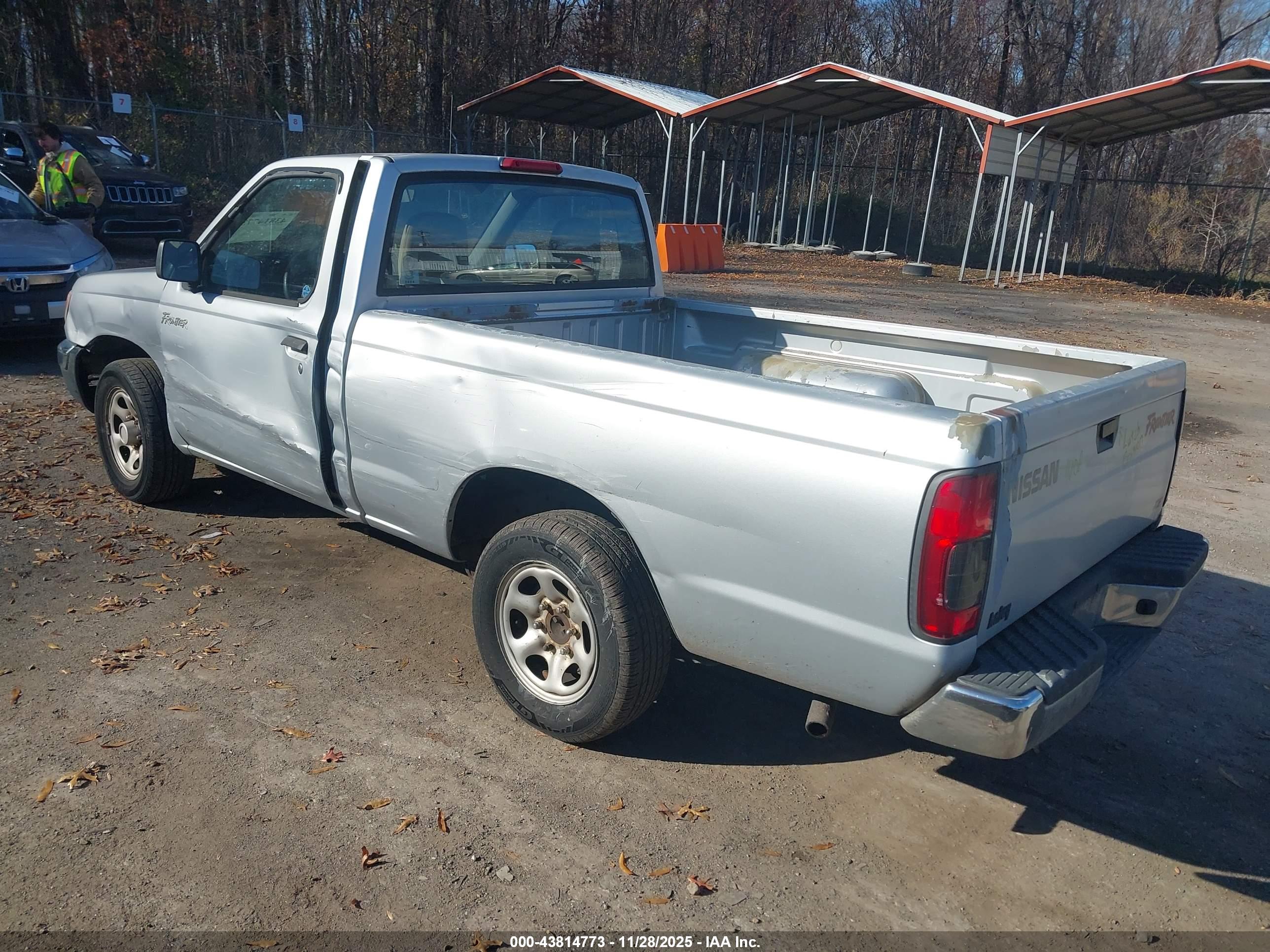 NISSAN FRONTIER image 3