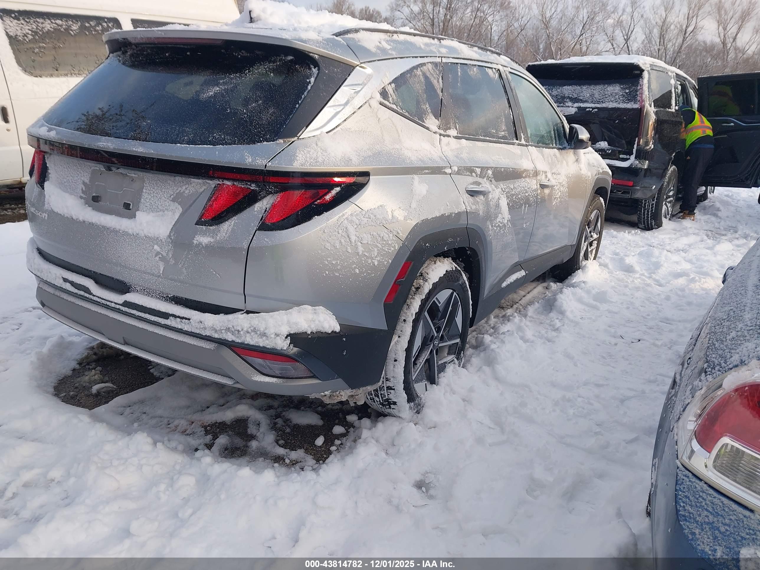 HYUNDAI TUCSON image 4