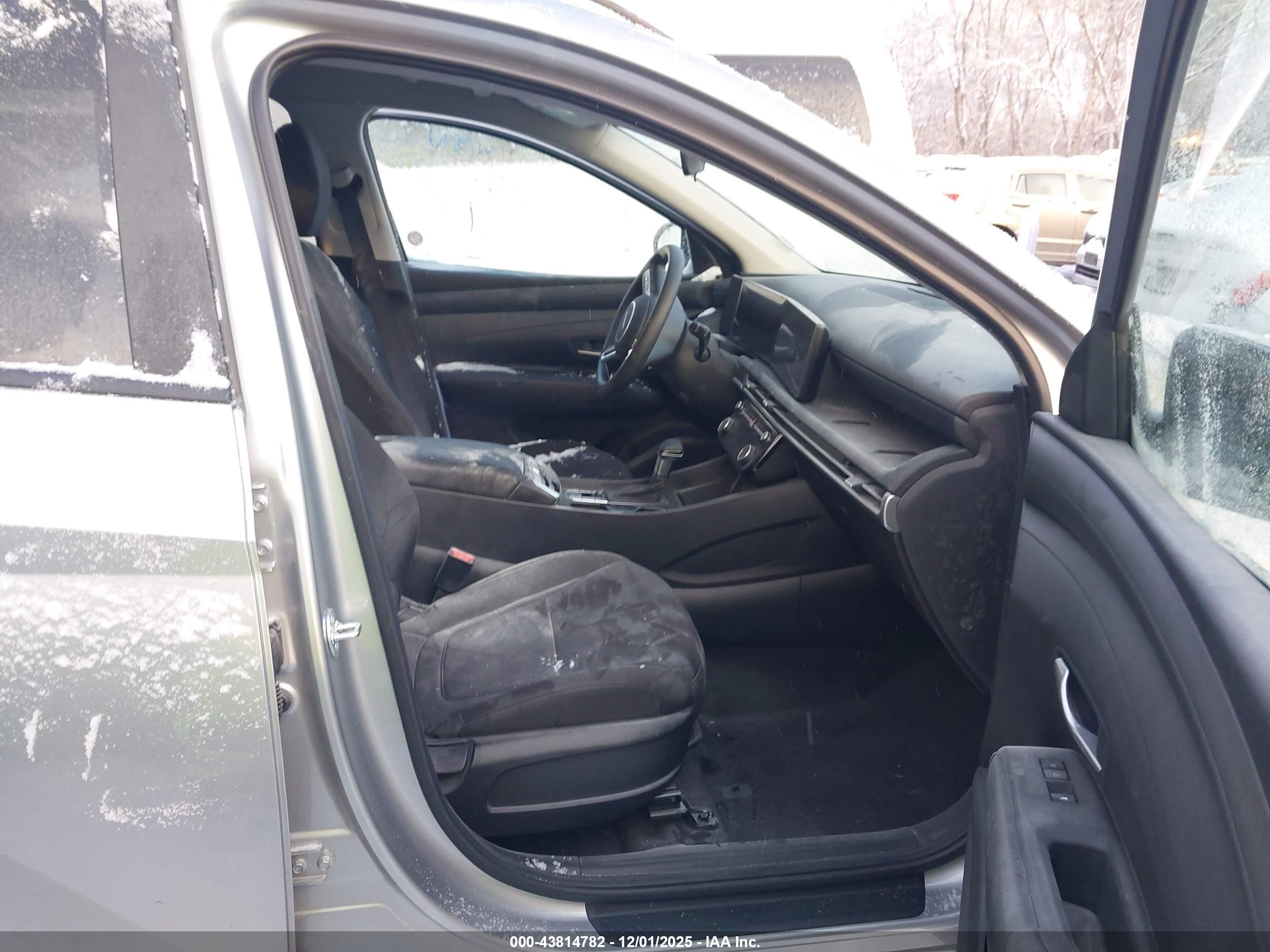 HYUNDAI TUCSON image 5