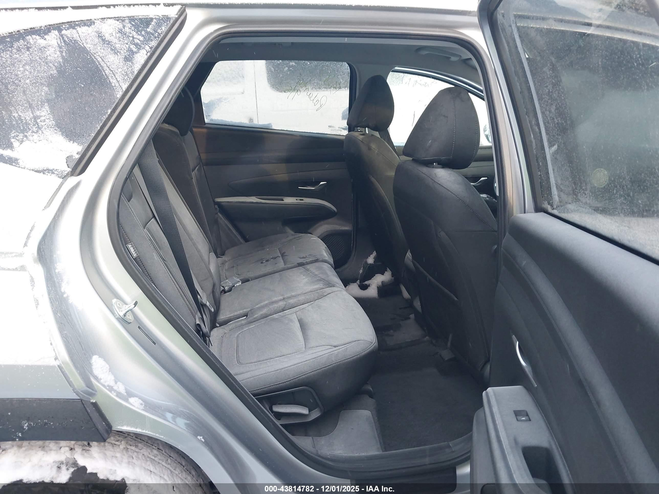 HYUNDAI TUCSON image 8