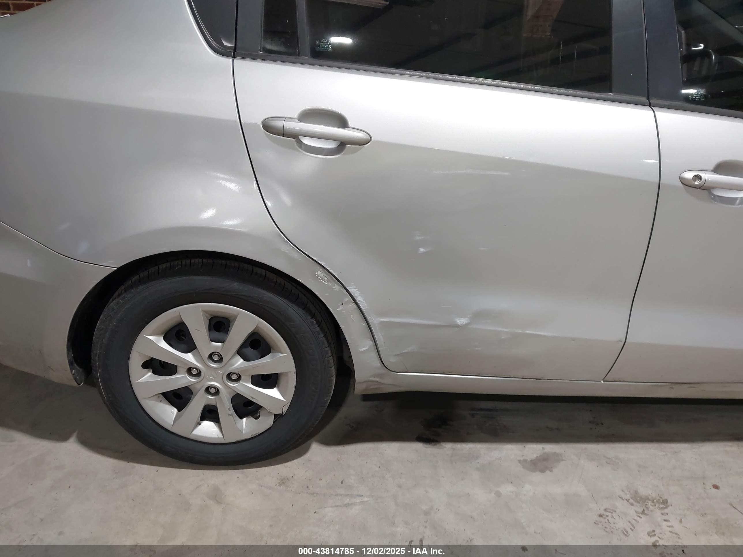 KIA RIO image 6