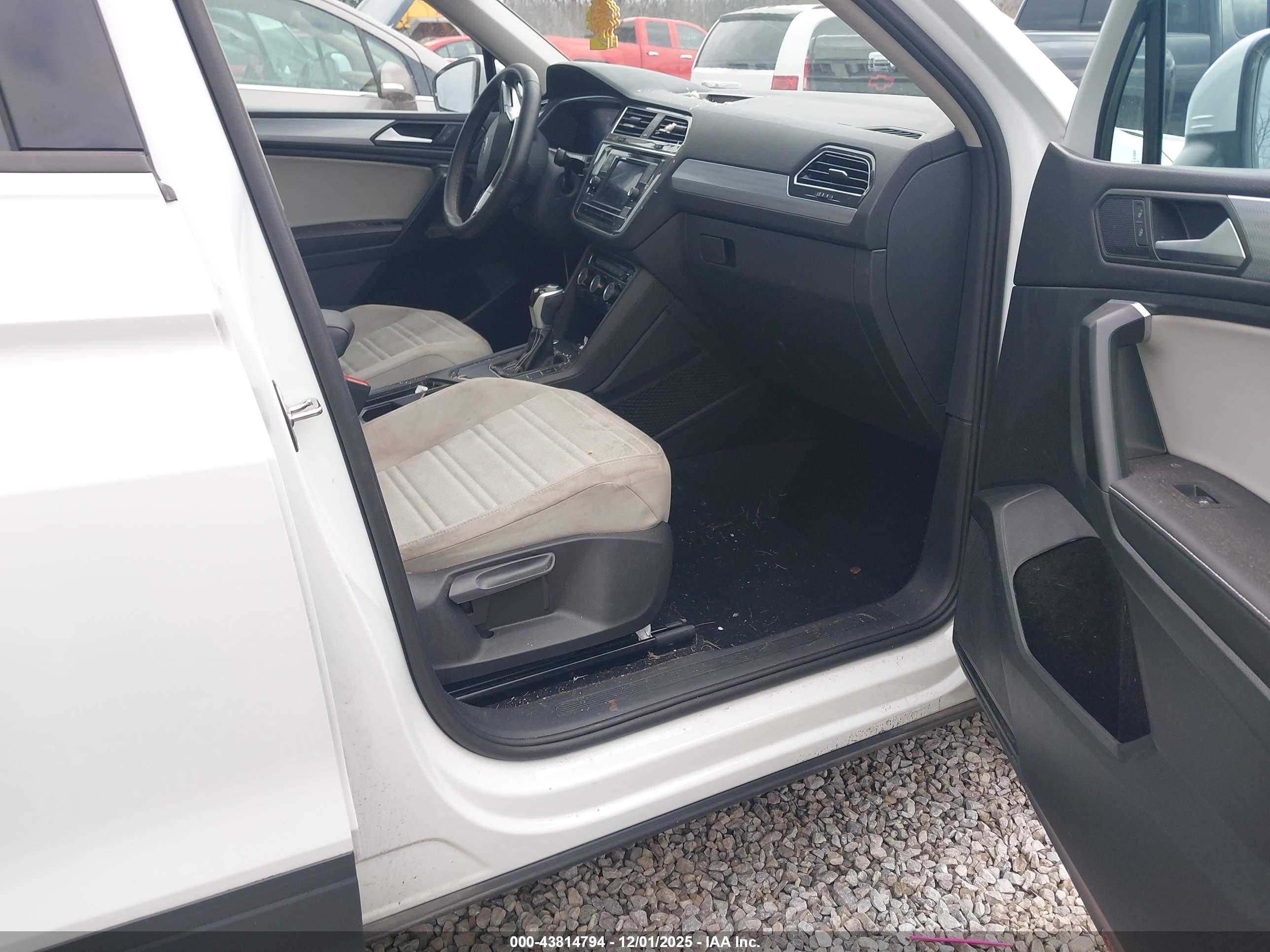 VOLKSWAGEN TIGUAN image 5