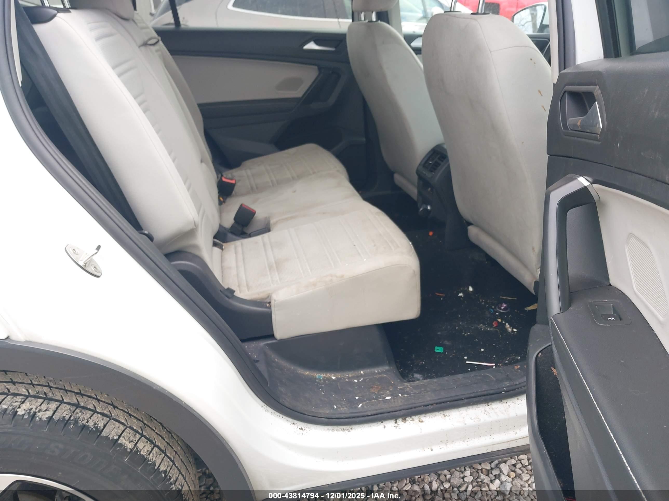 VOLKSWAGEN TIGUAN image 8