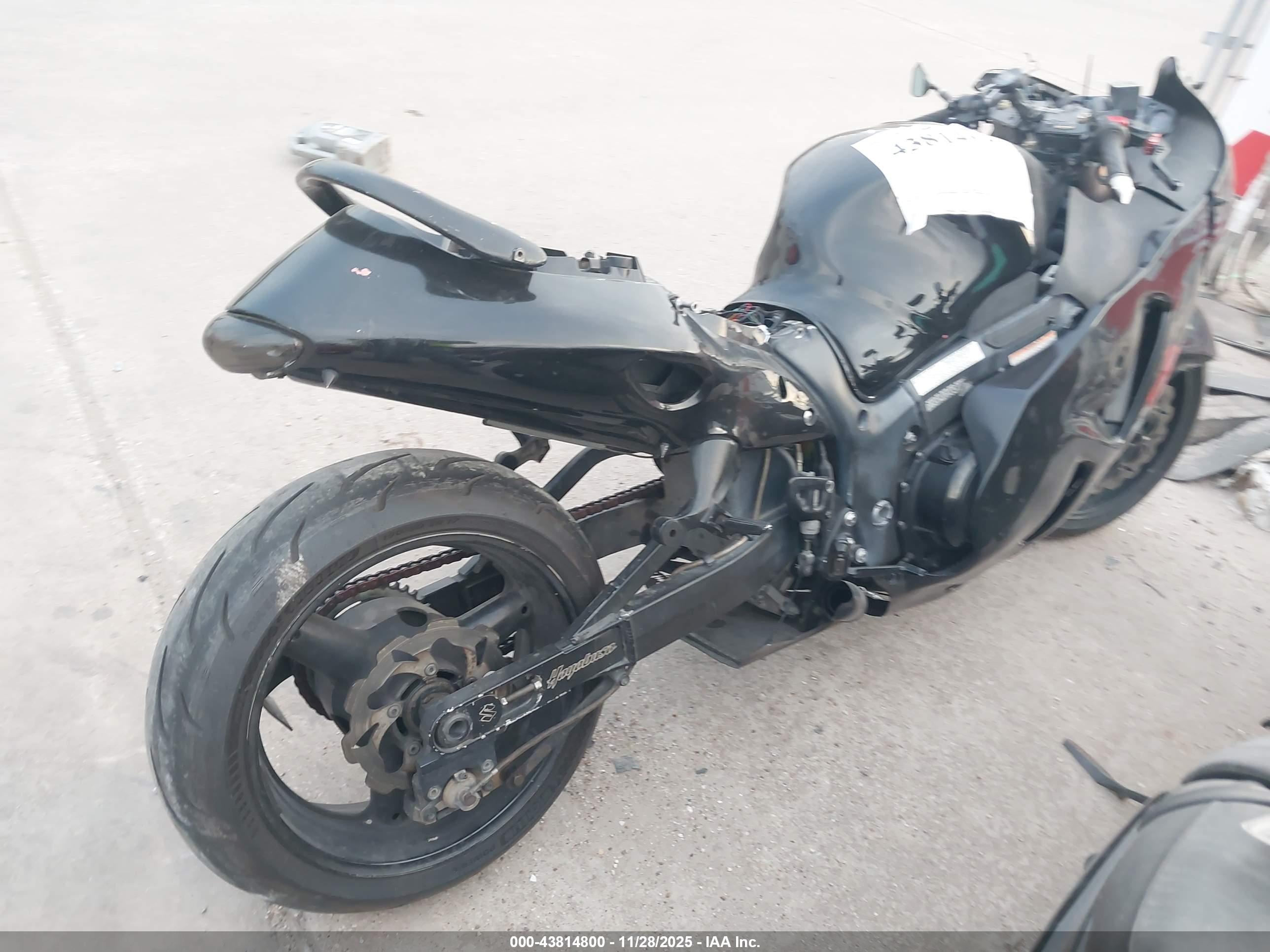 SUZUKI GSX1300 image 4