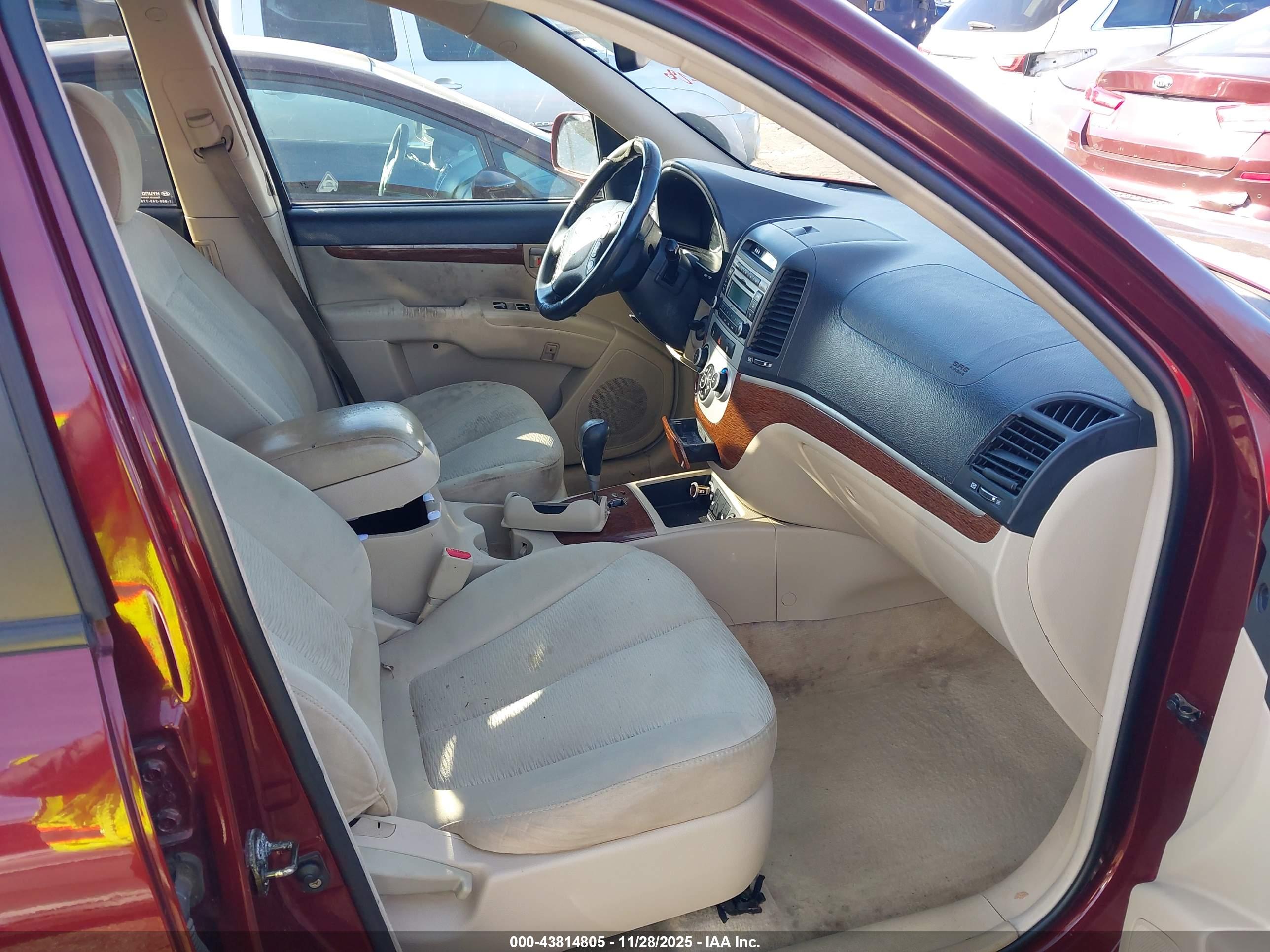HYUNDAI SANTA image 5