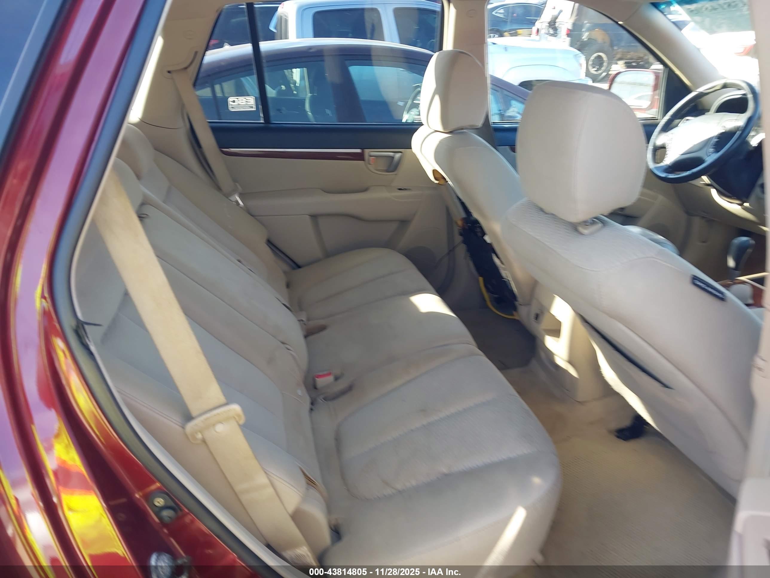 HYUNDAI SANTA image 8