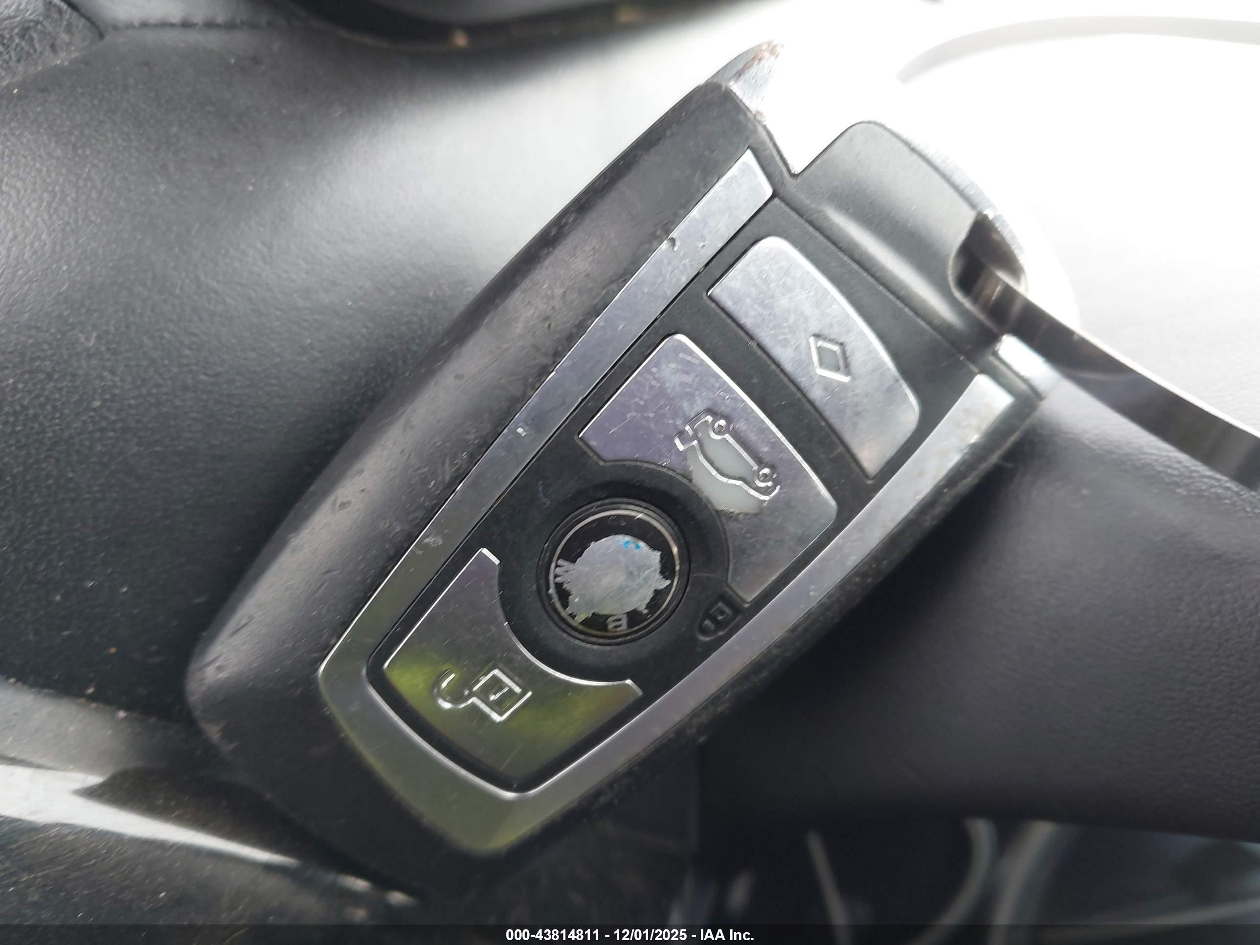 BMW 650I image 11