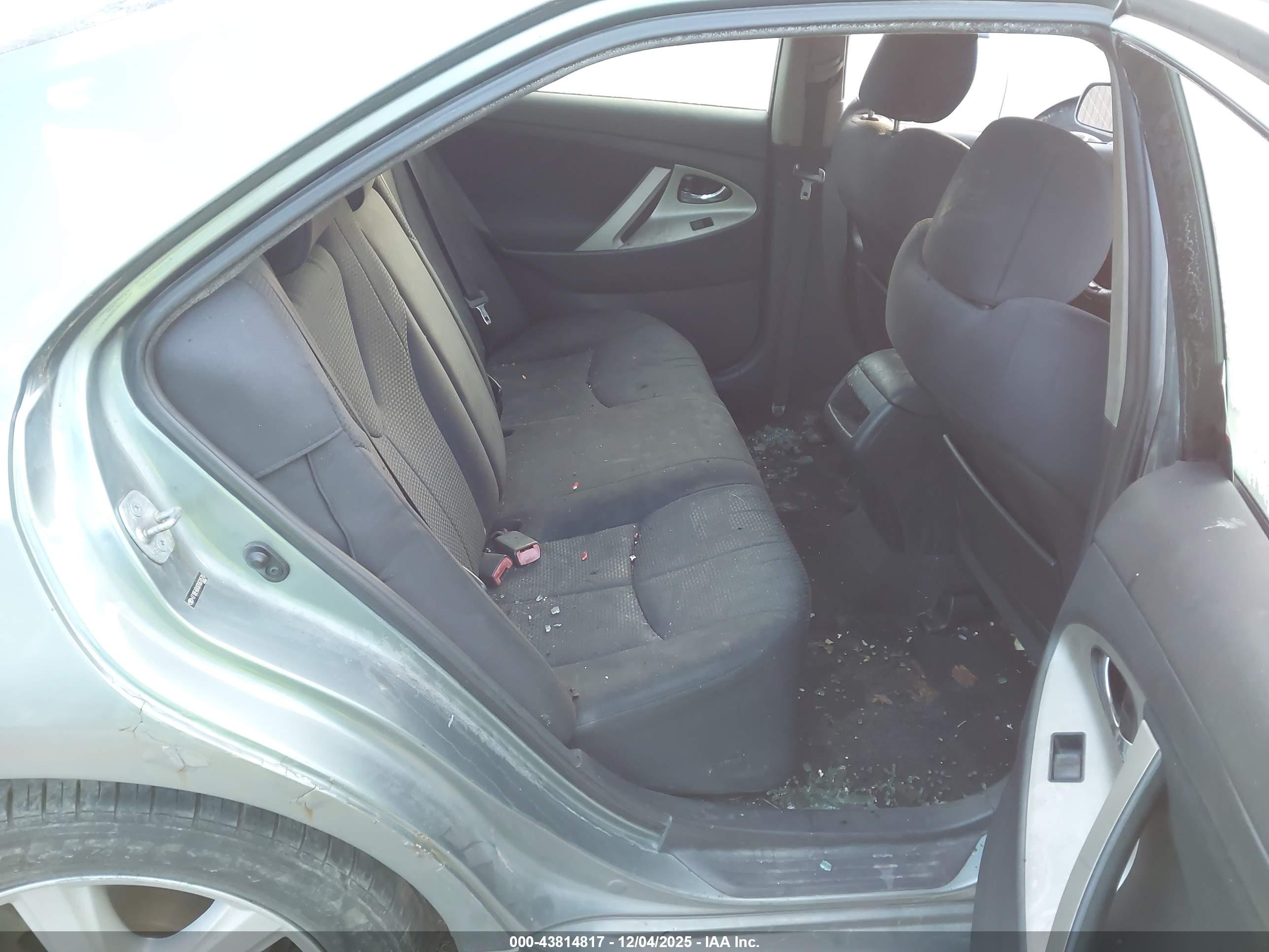 TOYOTA CAMRY image 8