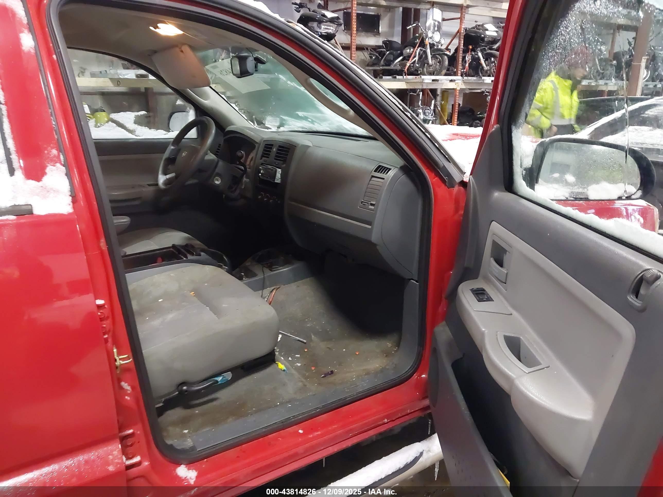 DODGE DAKOTA image 5