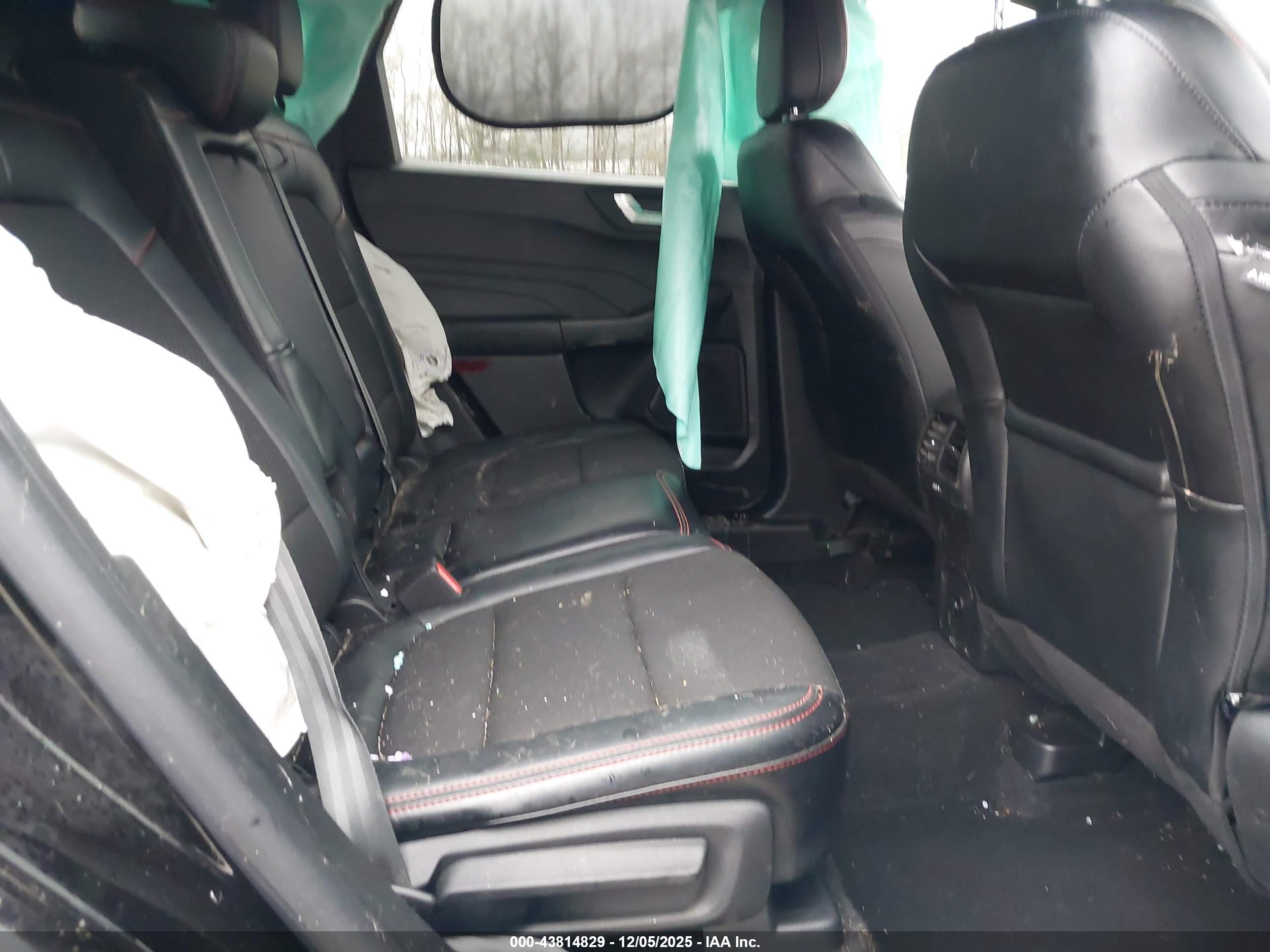 FORD ESCAPE image 8