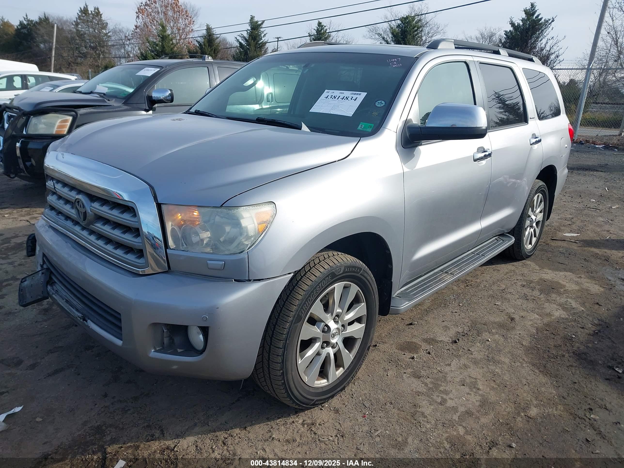 TOYOTA SEQUOIA image 2