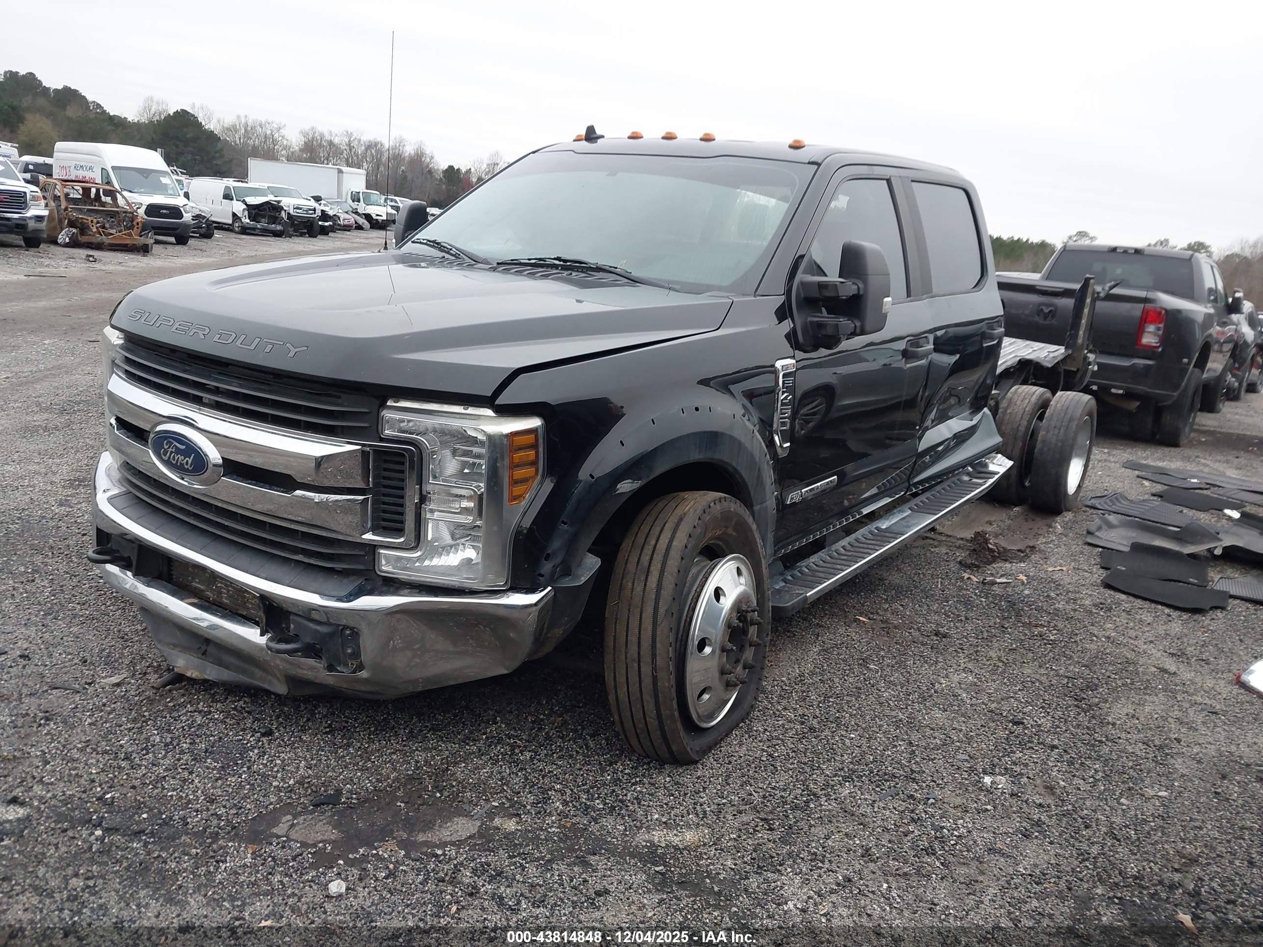 FORD F-450 image 2