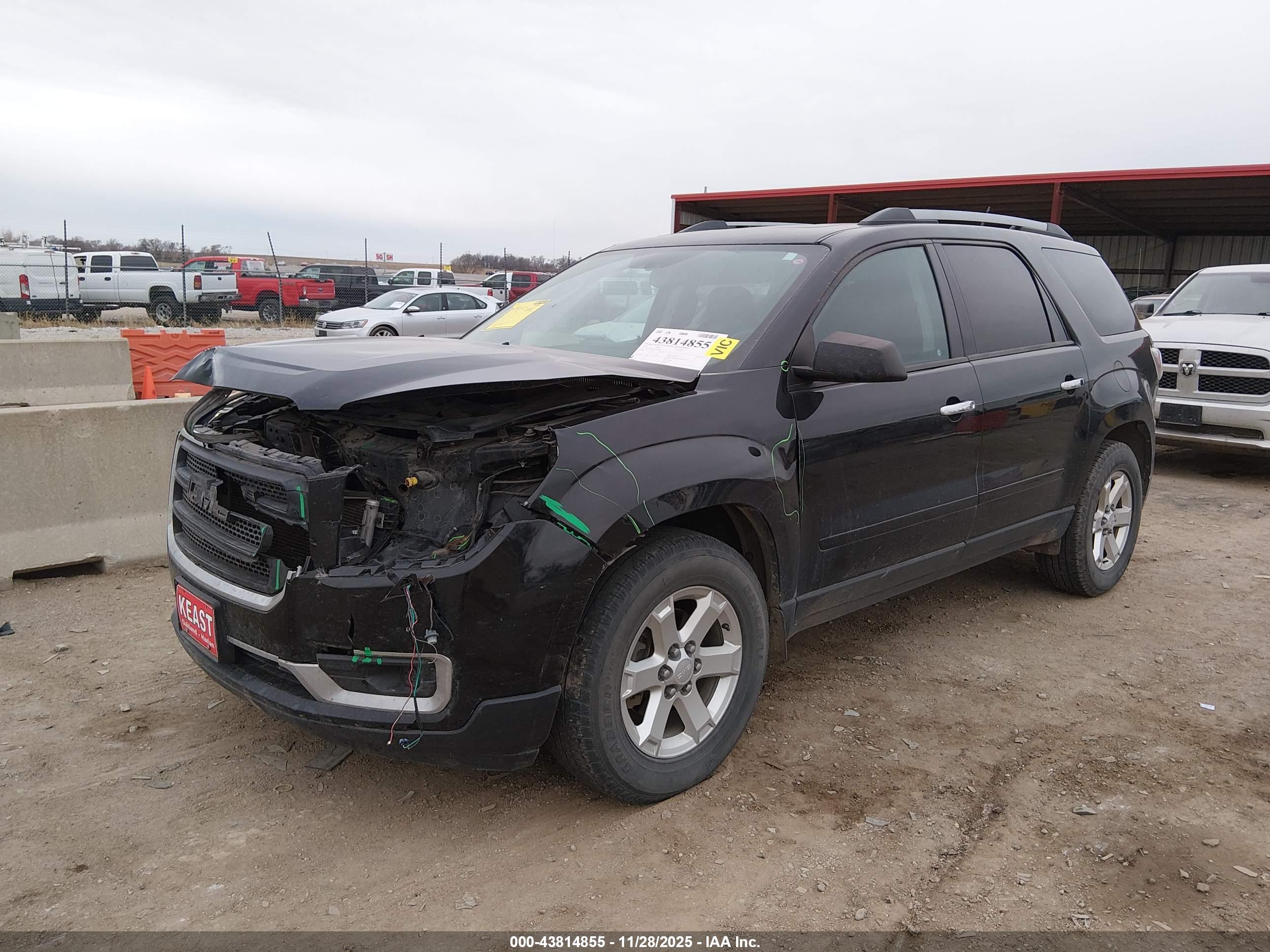 GMC ACADIA image 2
