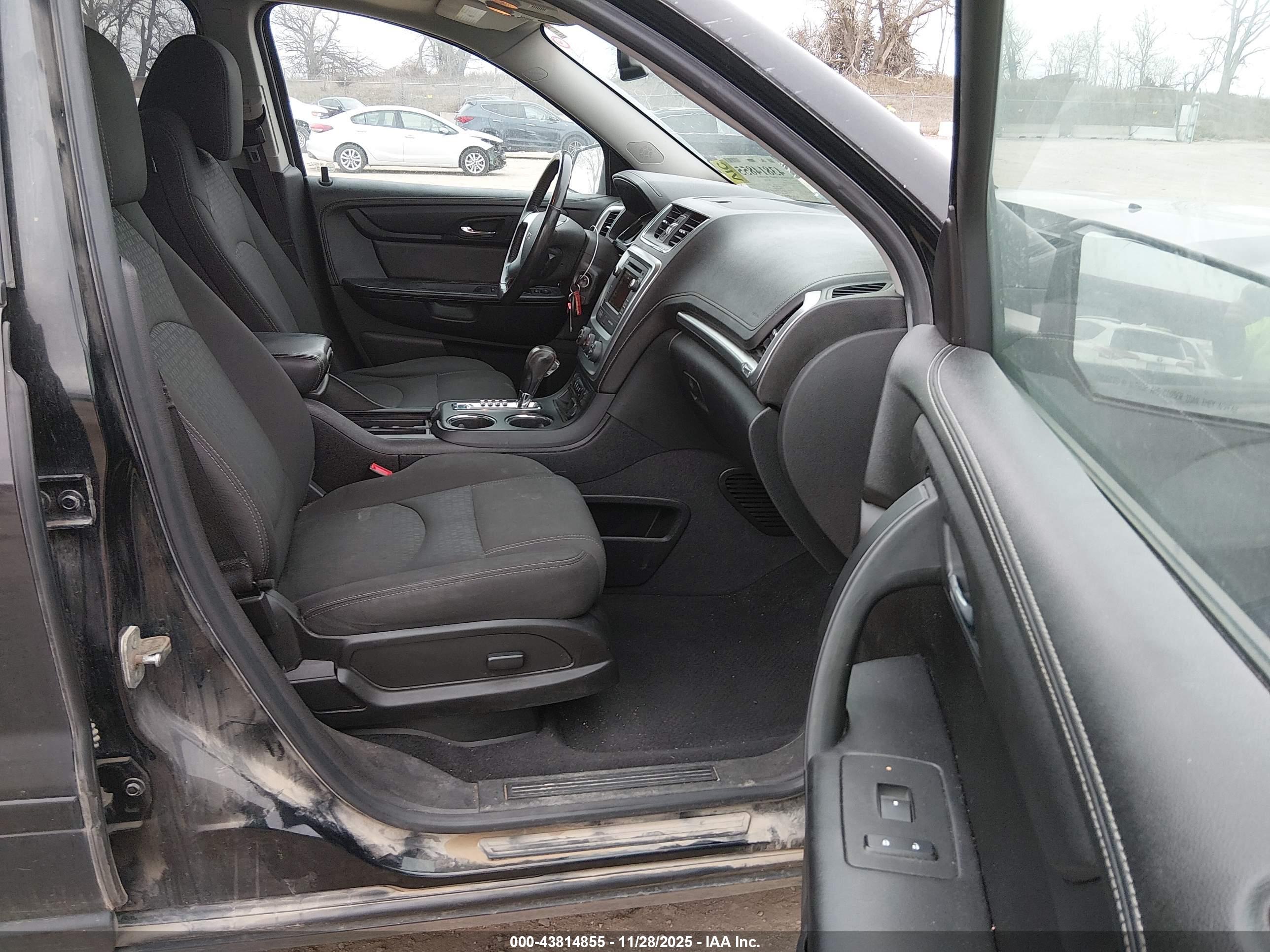 GMC ACADIA image 5
