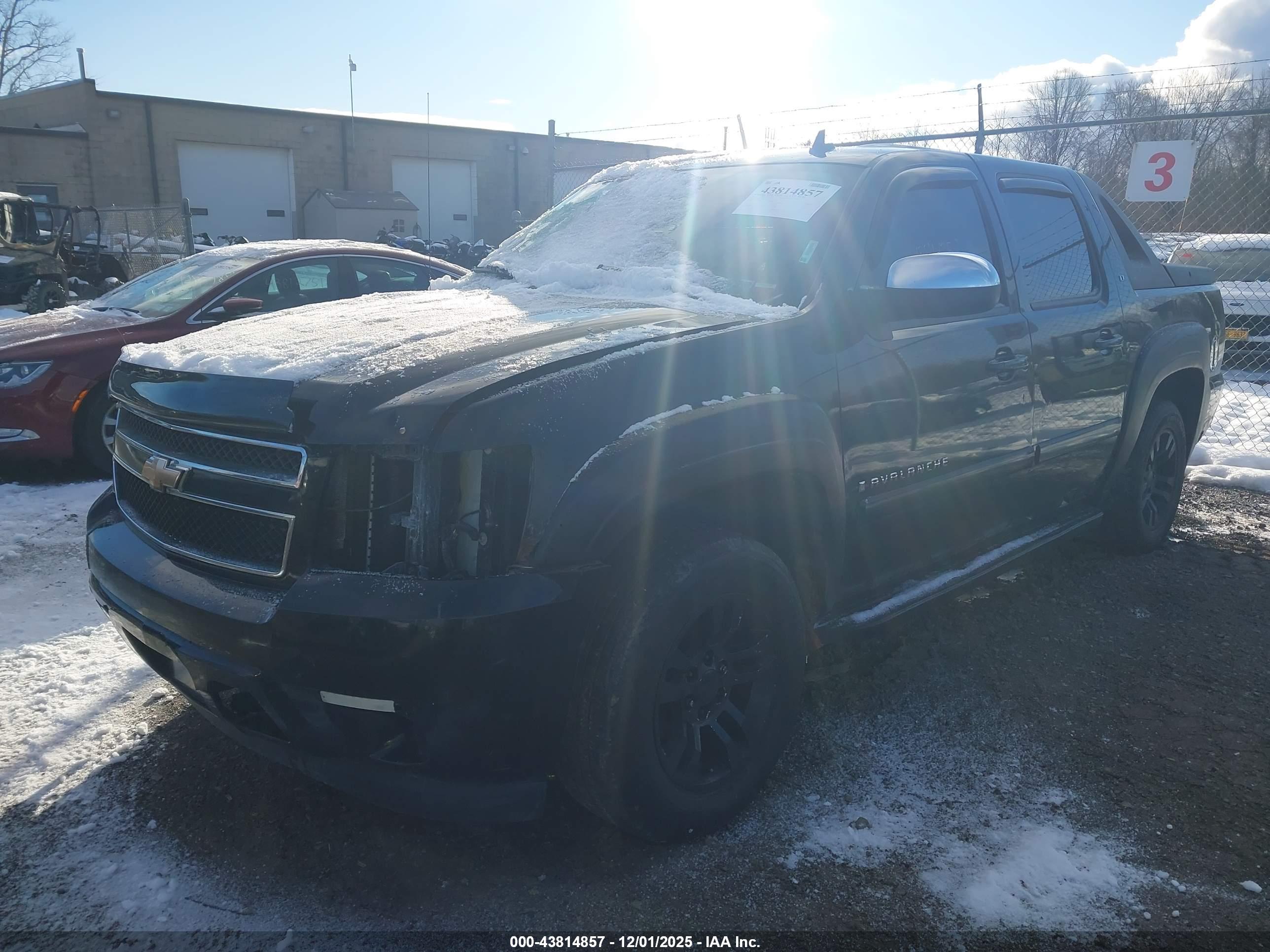 CHEVROLET AVALANCHE image 2
