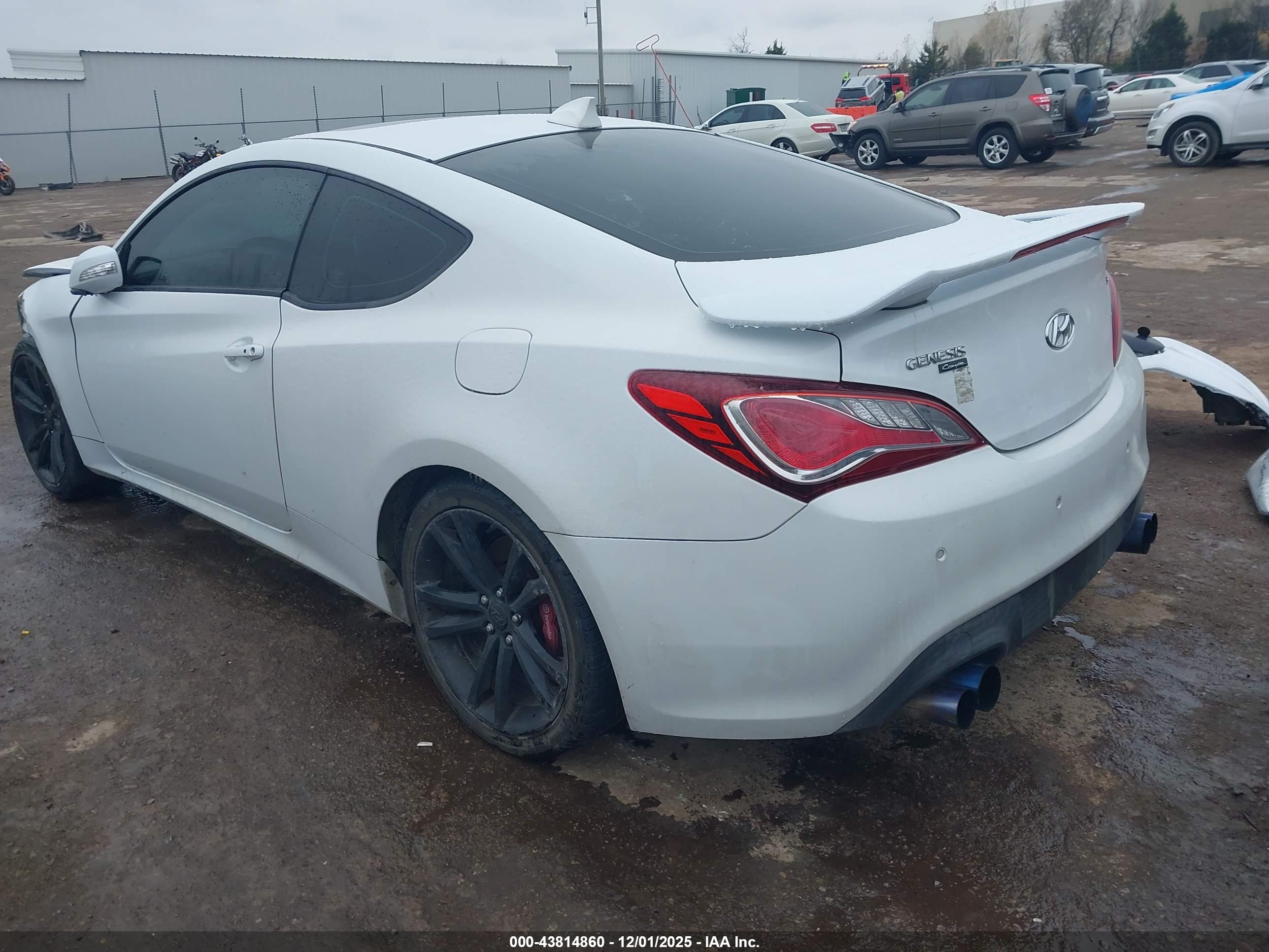 HYUNDAI GENESIS image 3
