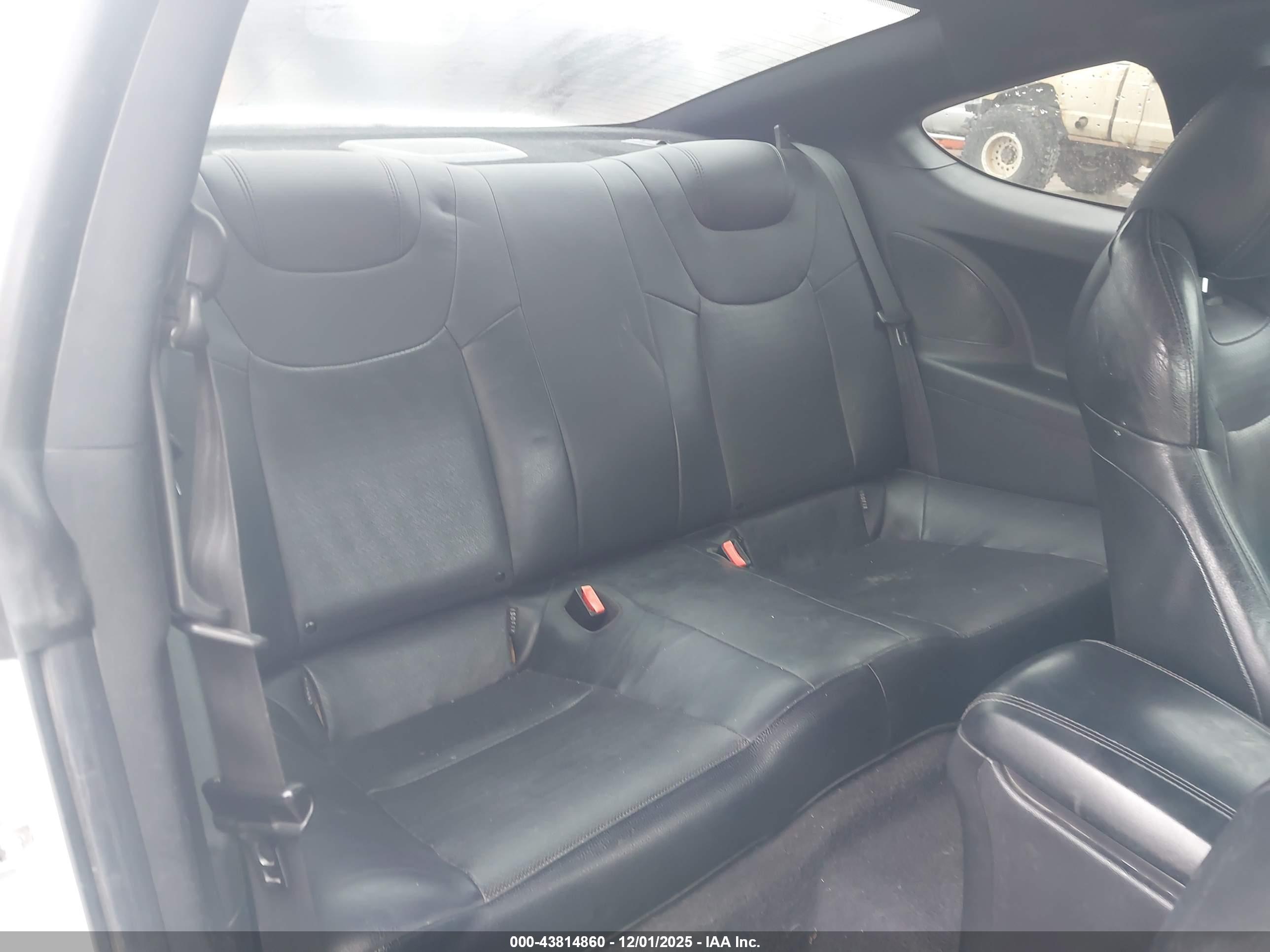 HYUNDAI GENESIS image 8