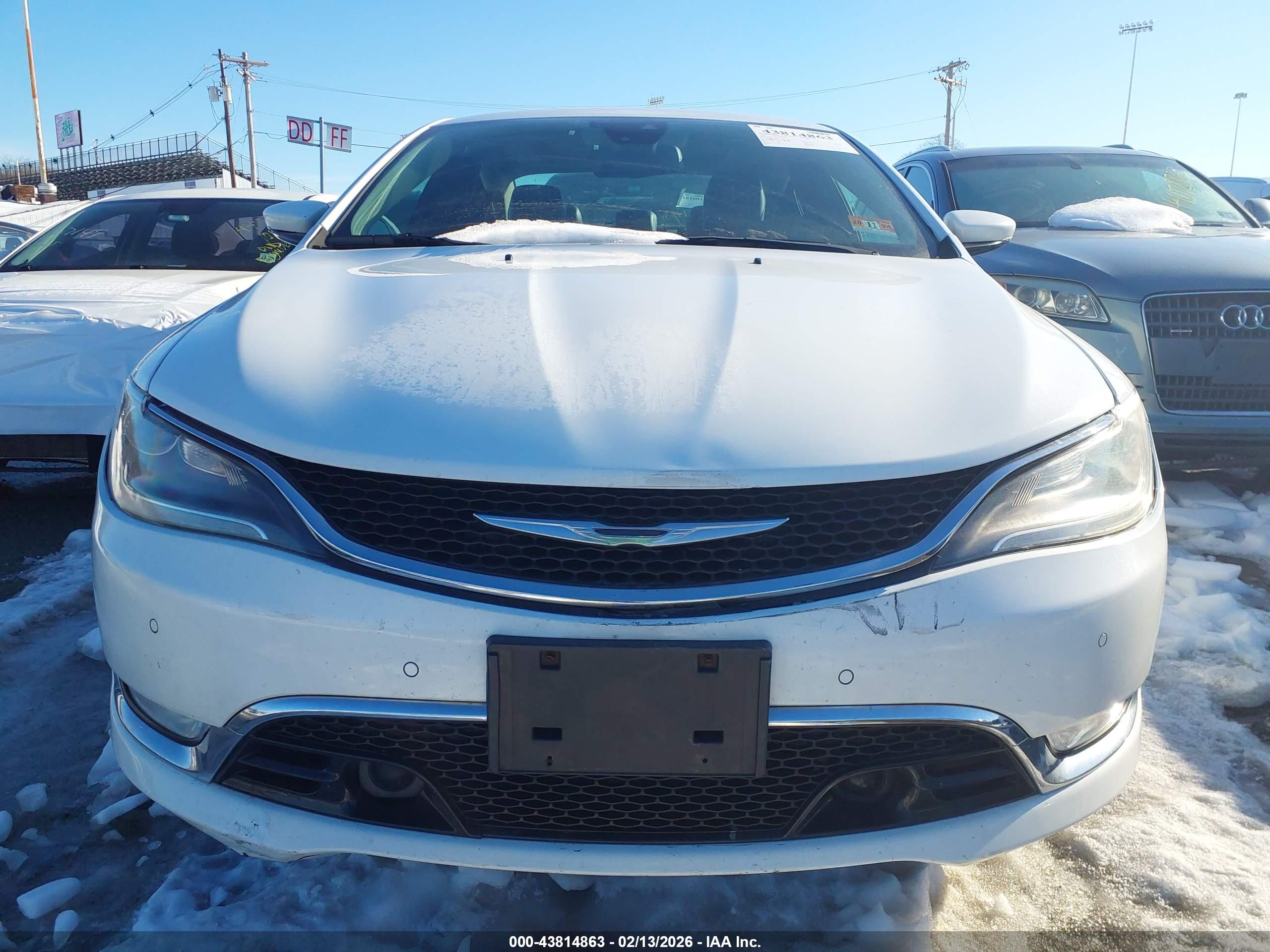 CHRYSLER 200 image 6