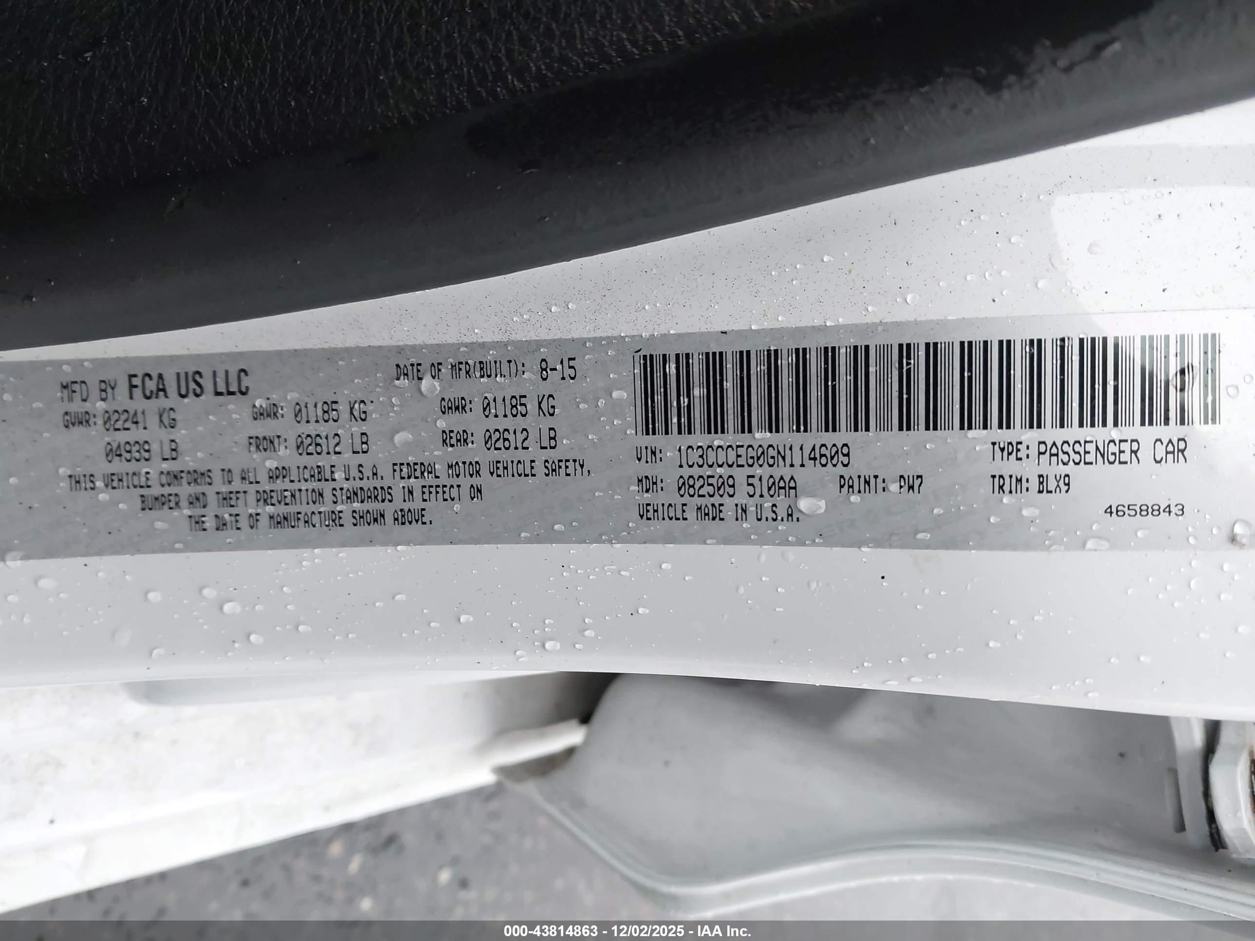 CHRYSLER 200 image 9