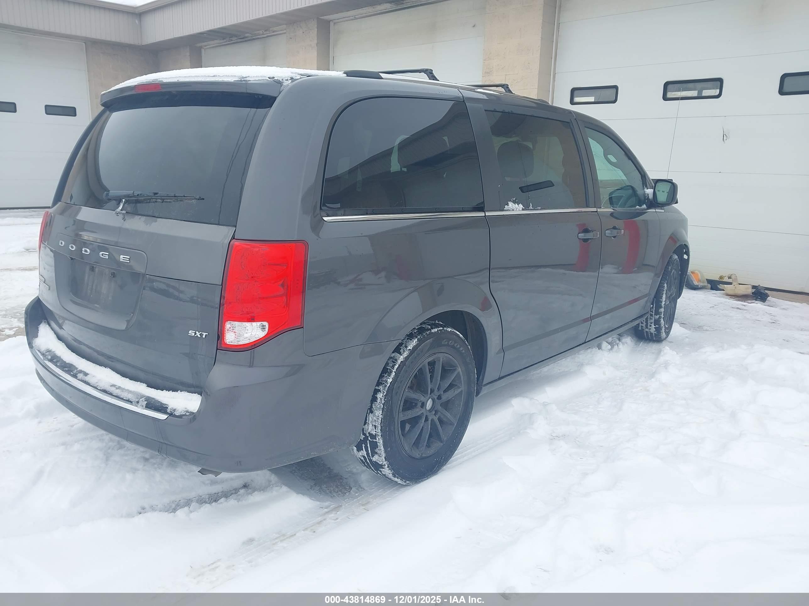 DODGE GRAND image 4