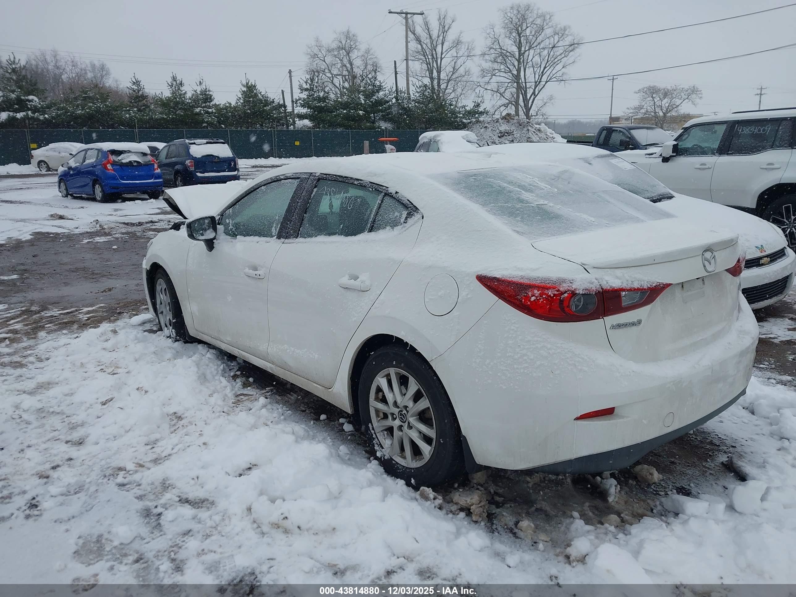 MAZDA MAZDA3 image 3