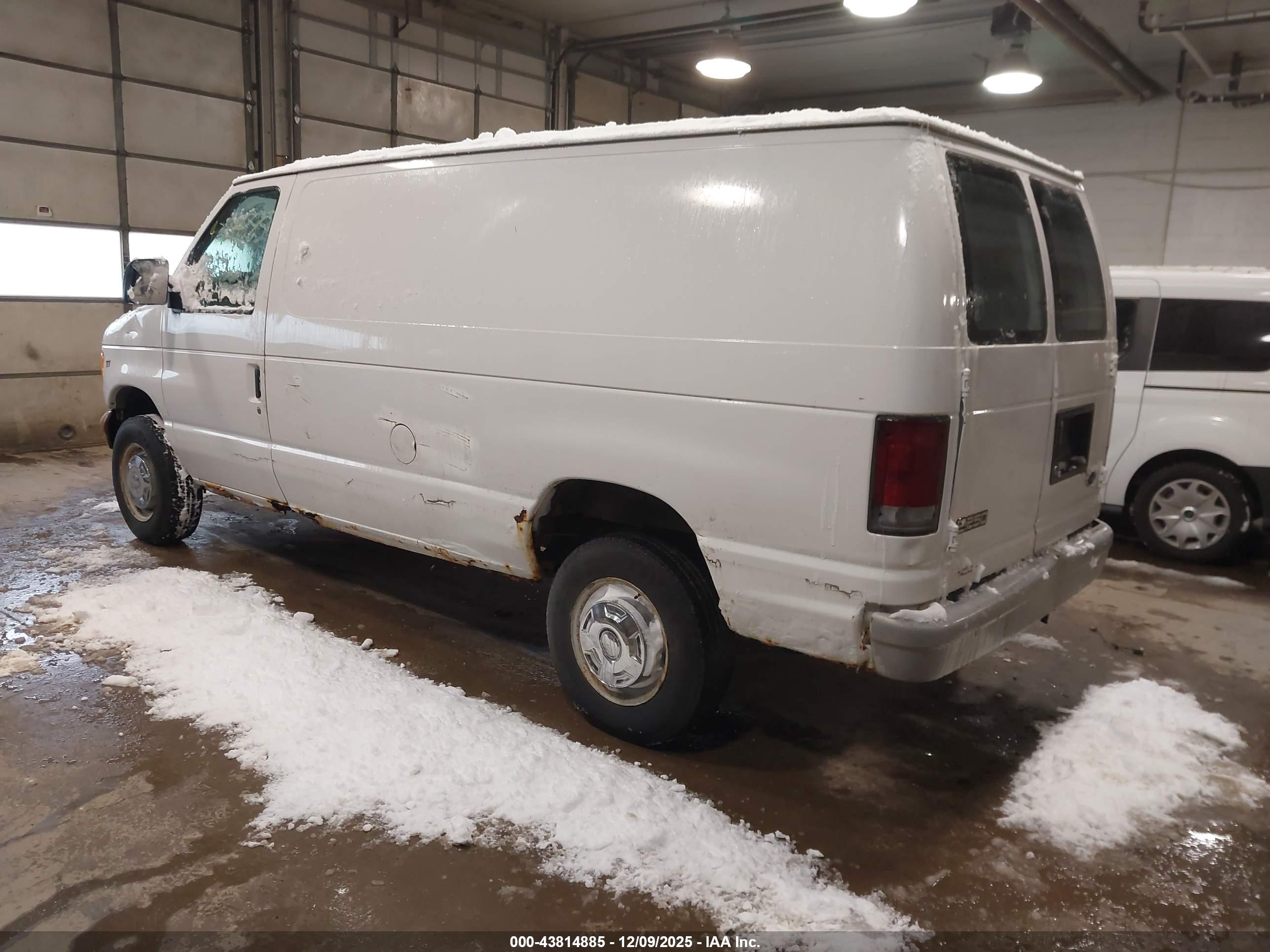 FORD E-250 image 3