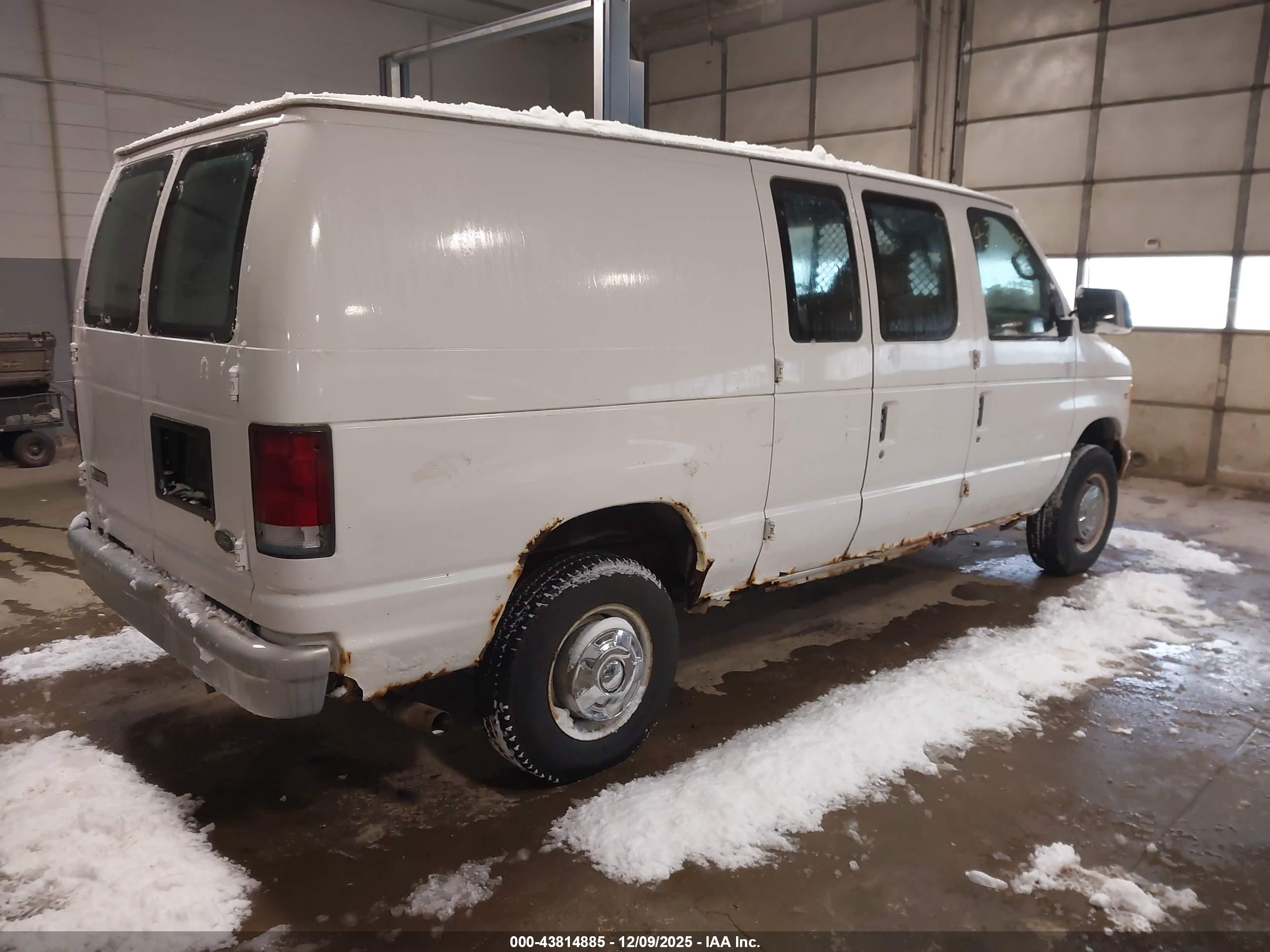 FORD E-250 image 4