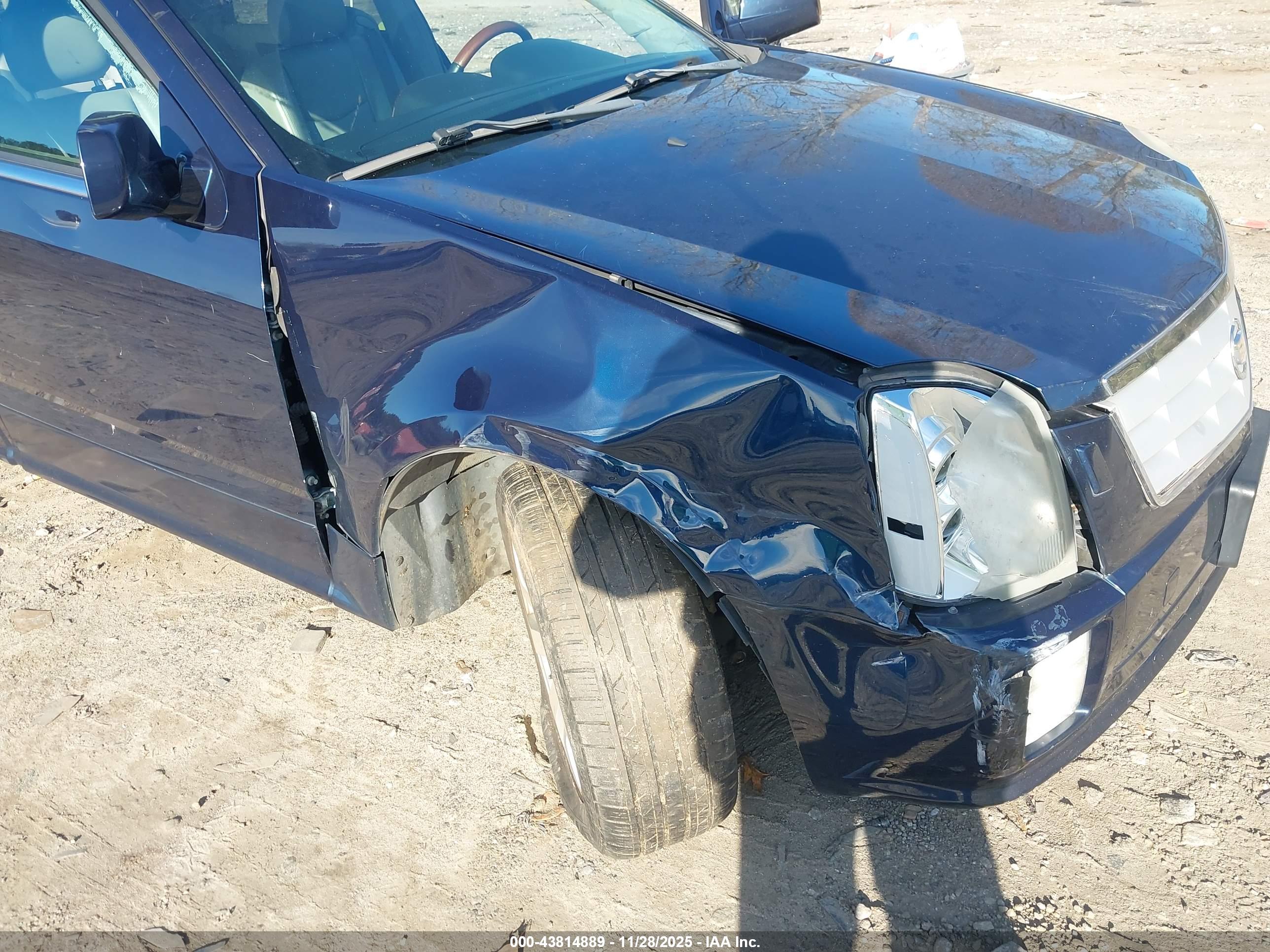 CADILLAC SRX image 6