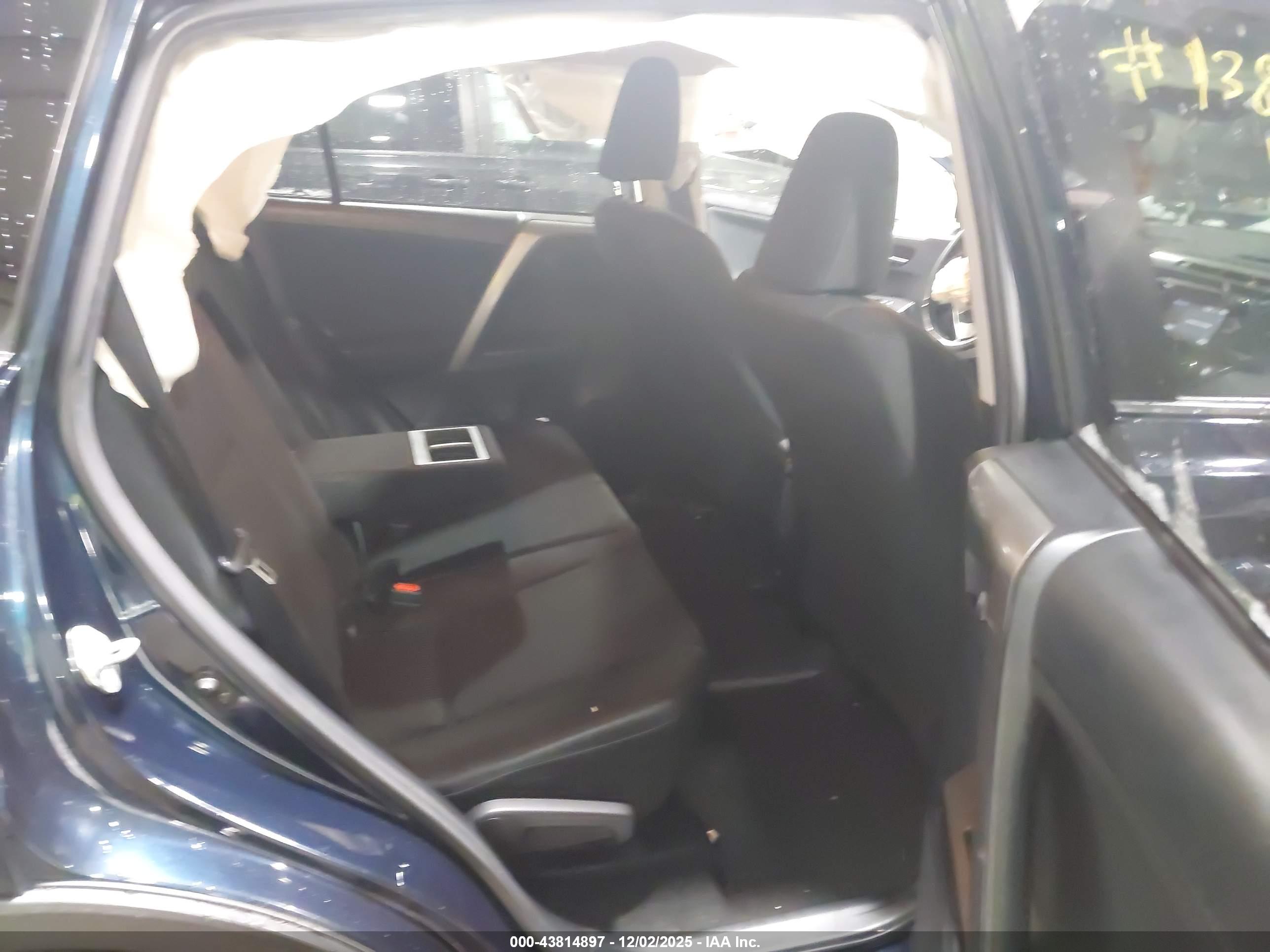 TOYOTA RAV4 image 8
