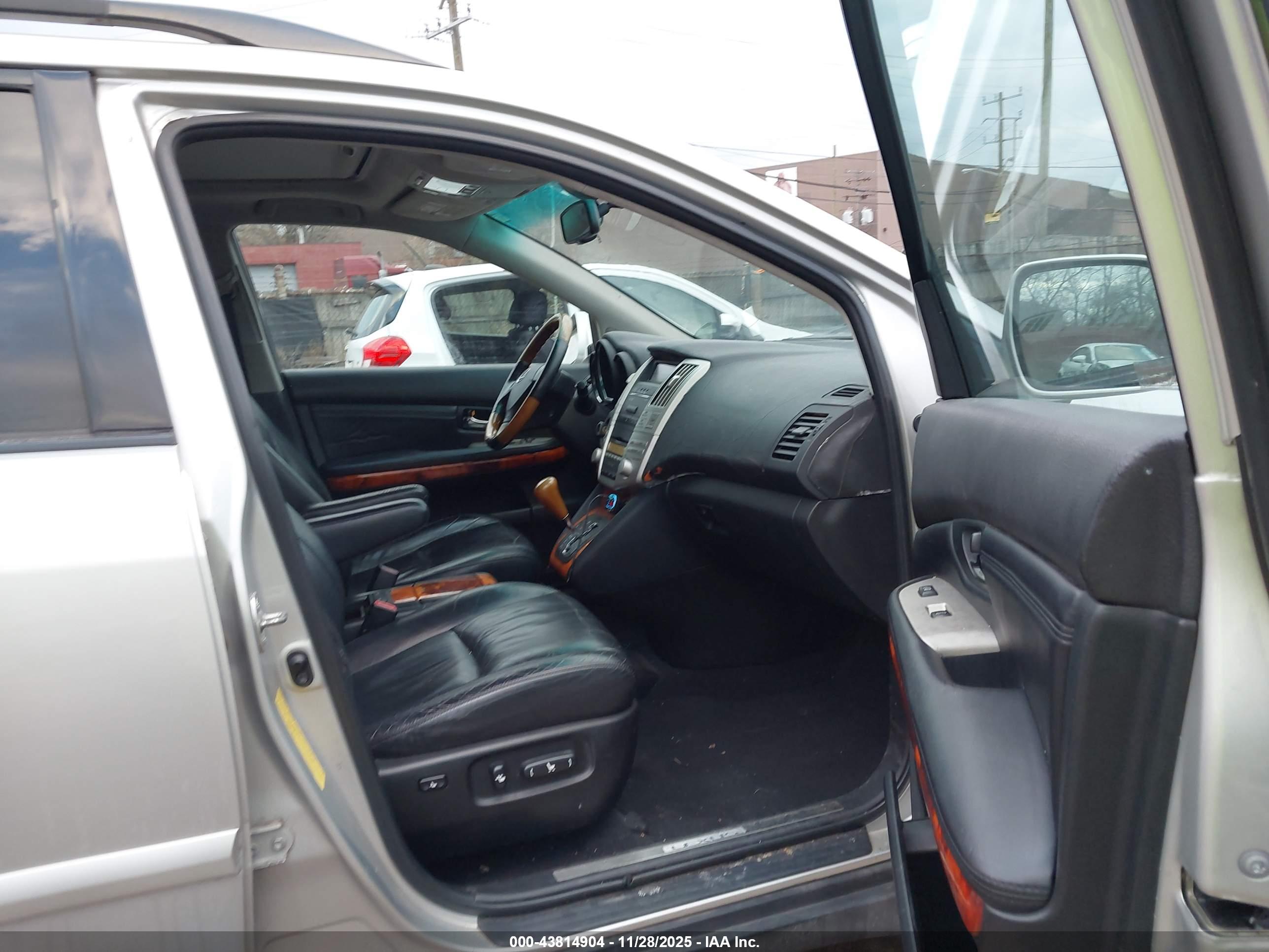 LEXUS RX image 5