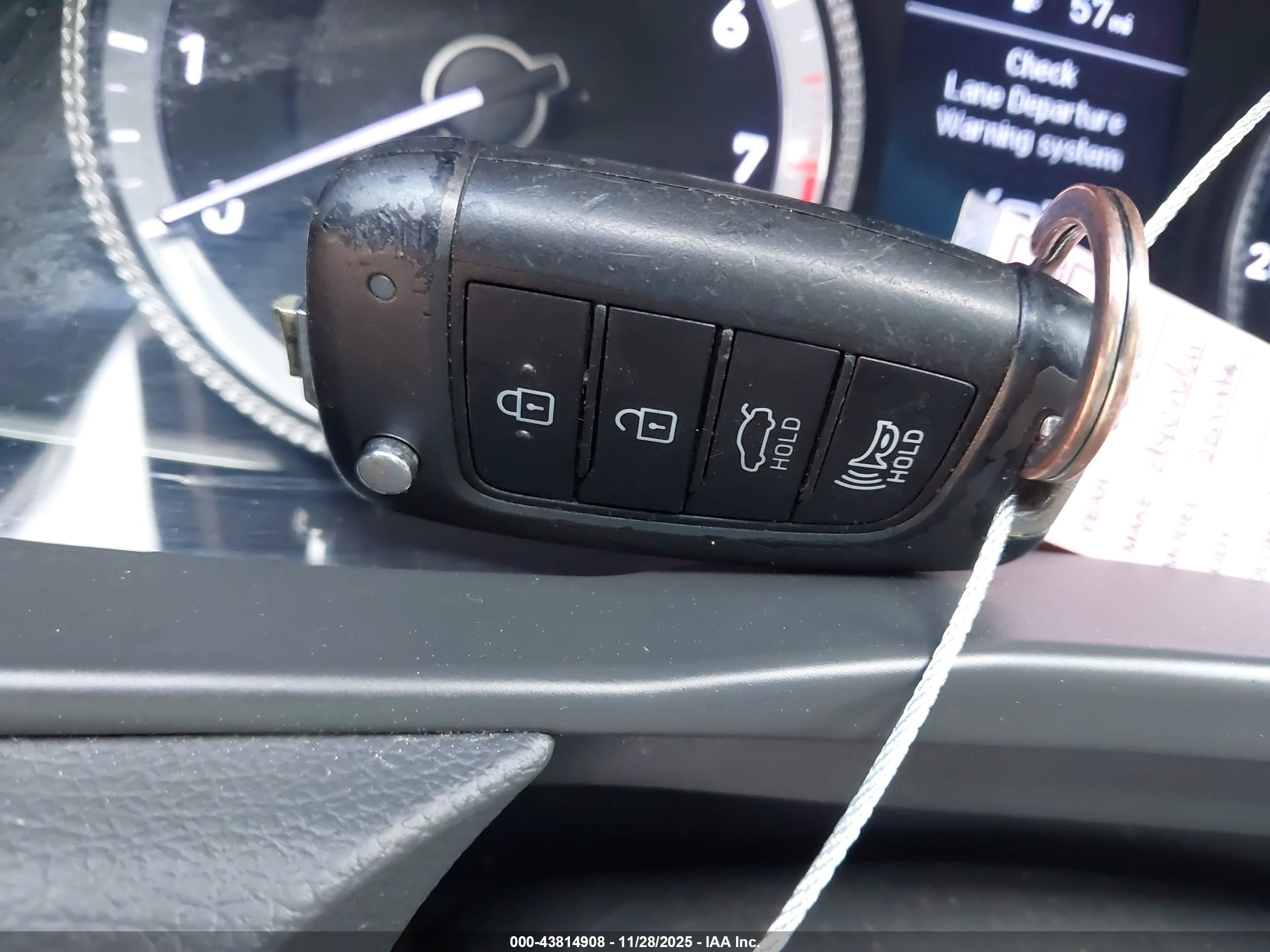 HYUNDAI SONATA image 11