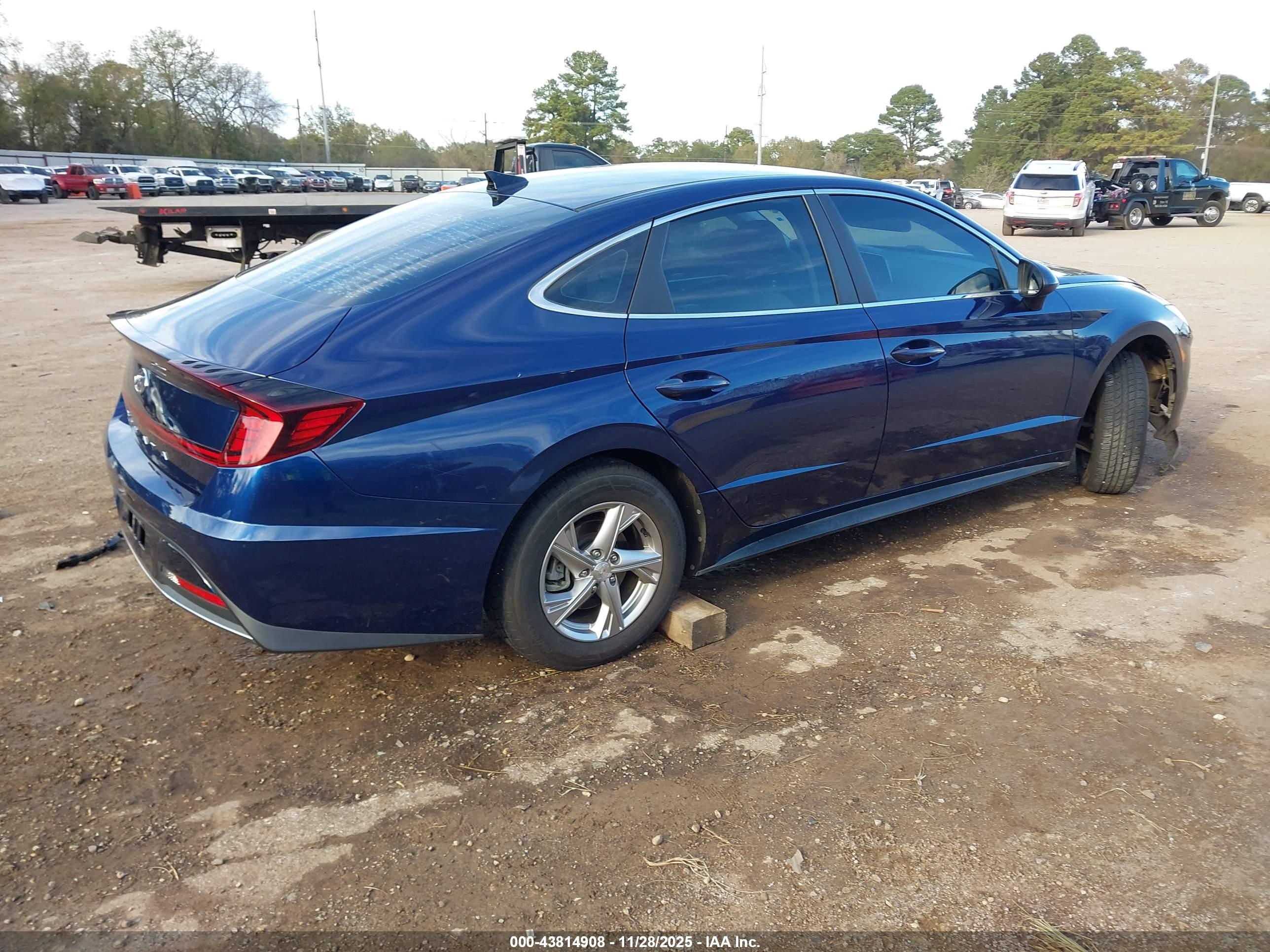 HYUNDAI SONATA image 4