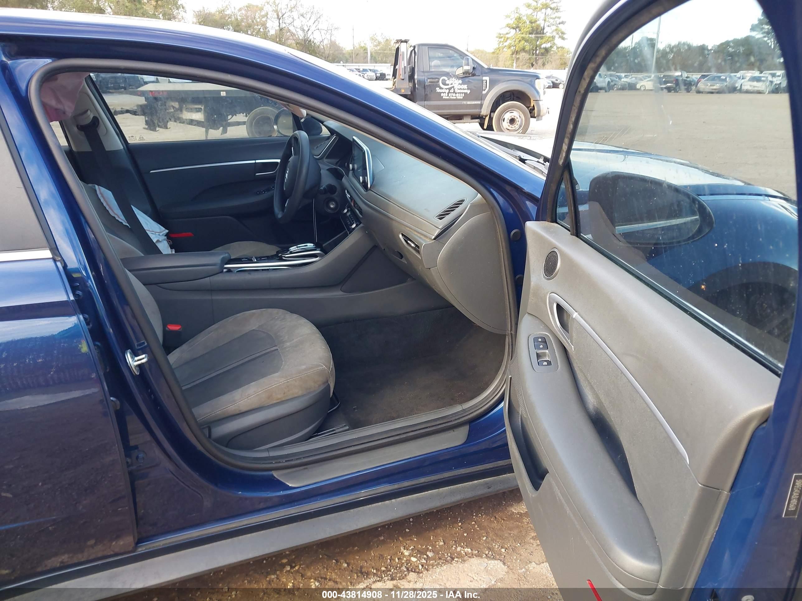 HYUNDAI SONATA image 5