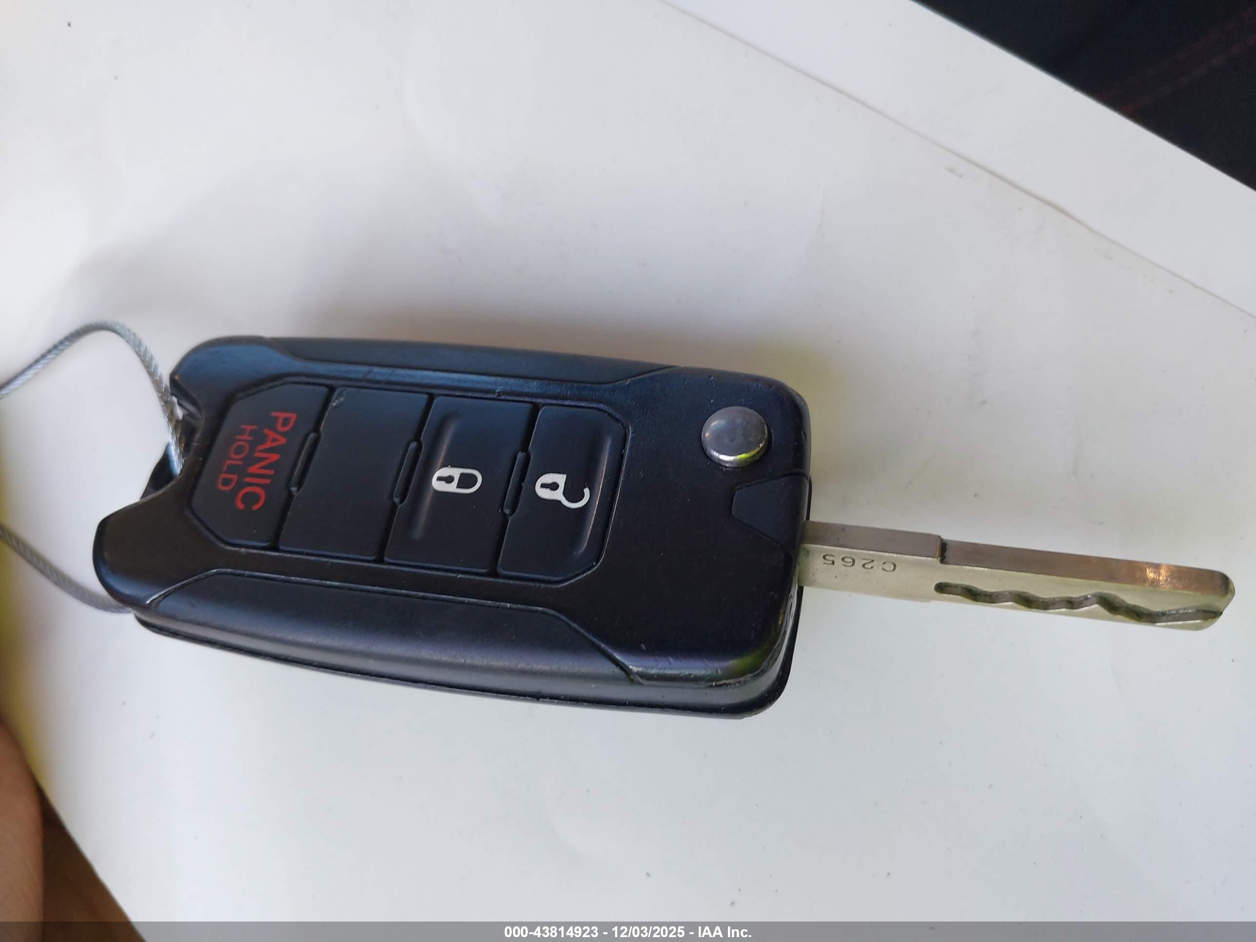 JEEP RENEGADE image 11