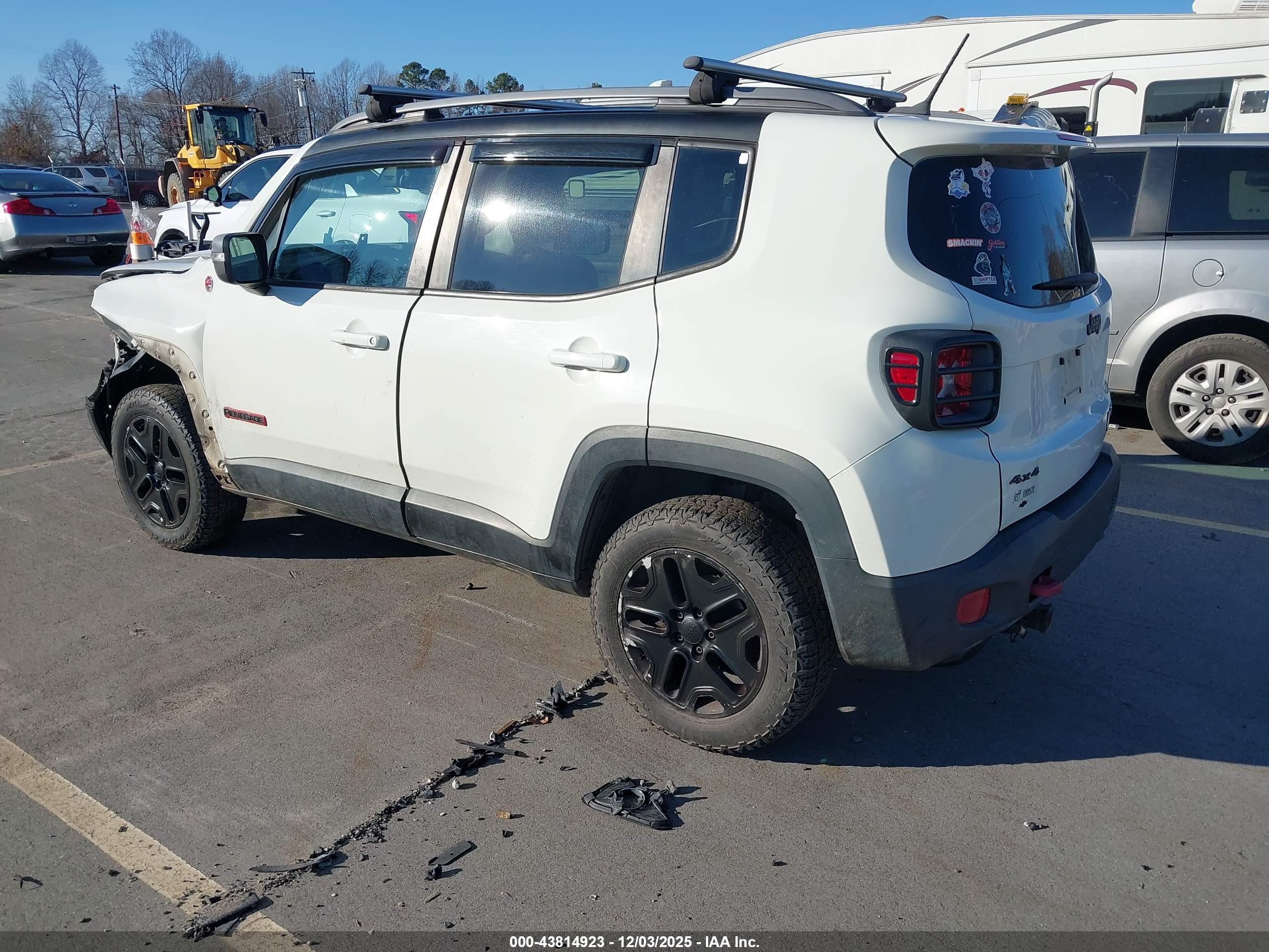 JEEP RENEGADE image 3