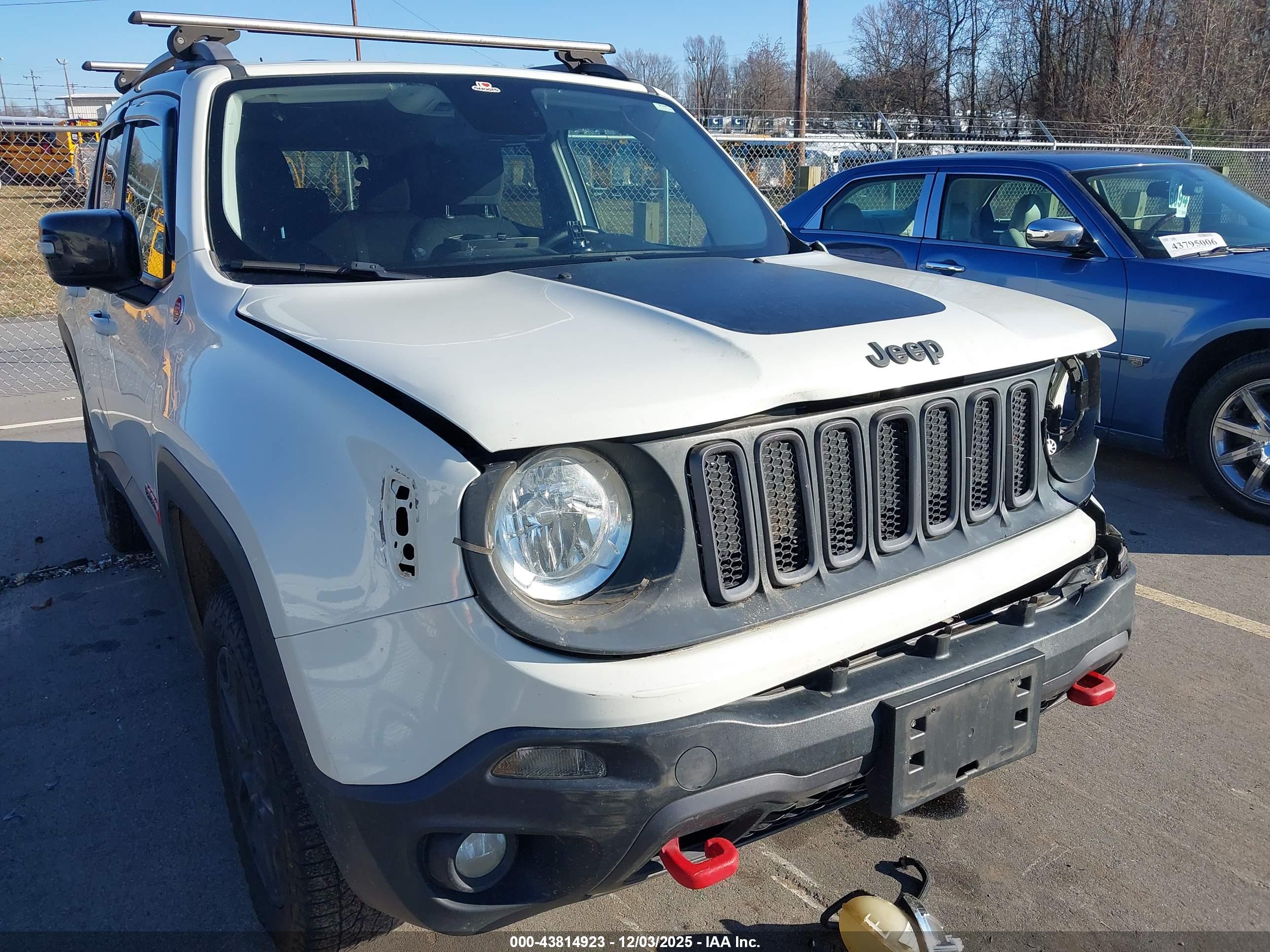 JEEP RENEGADE image 6