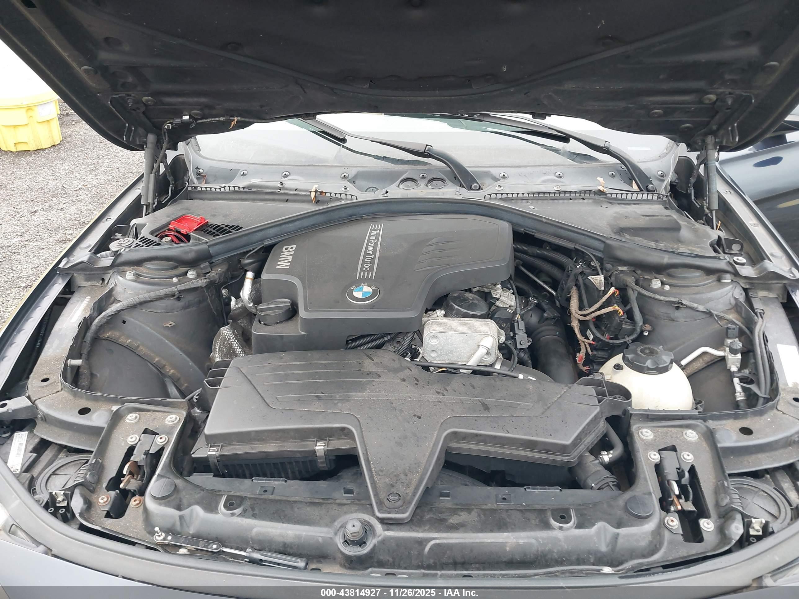 BMW 320I image 10
