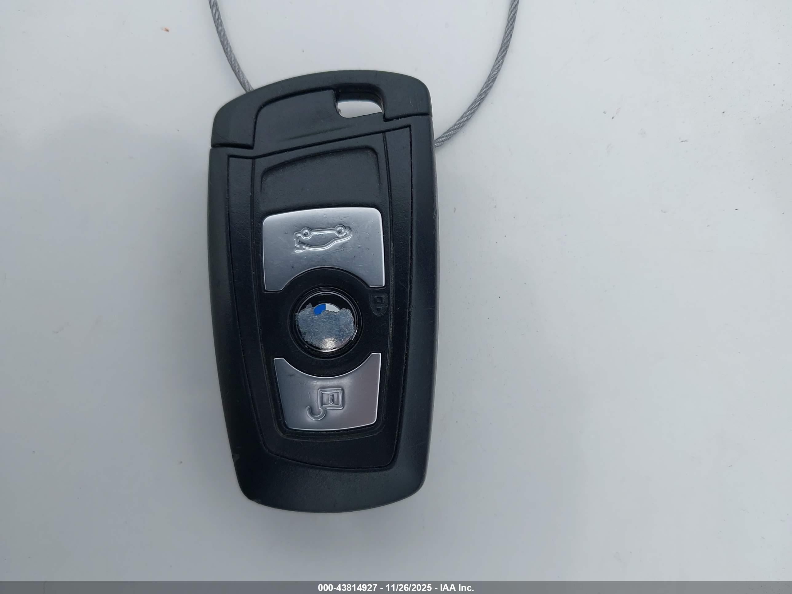 BMW 320I image 11