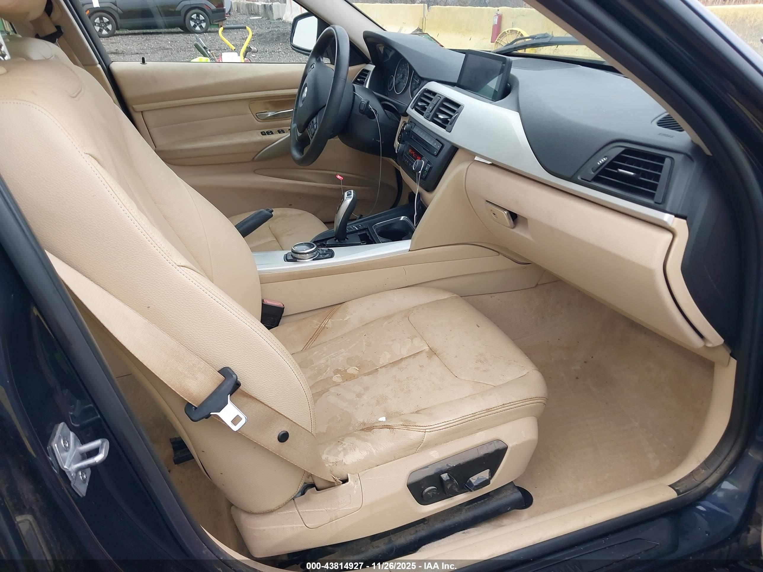BMW 320I image 5