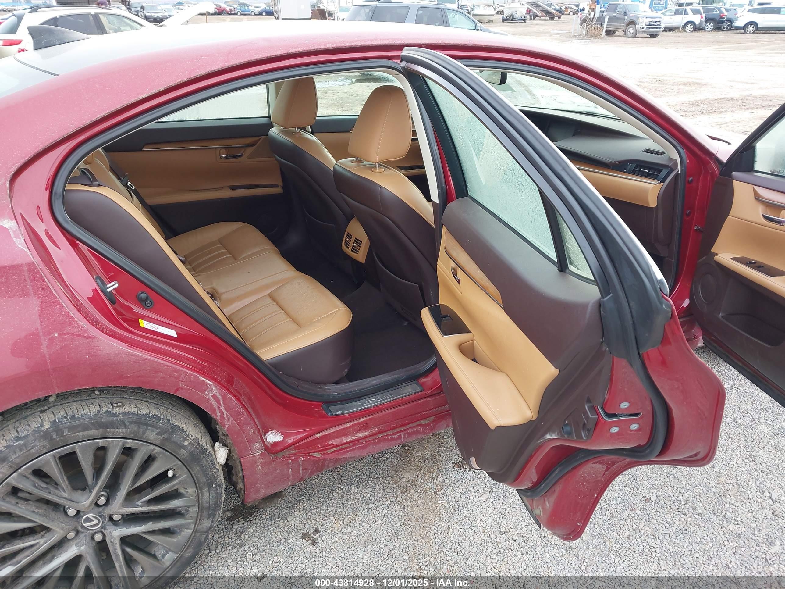 LEXUS ES image 8