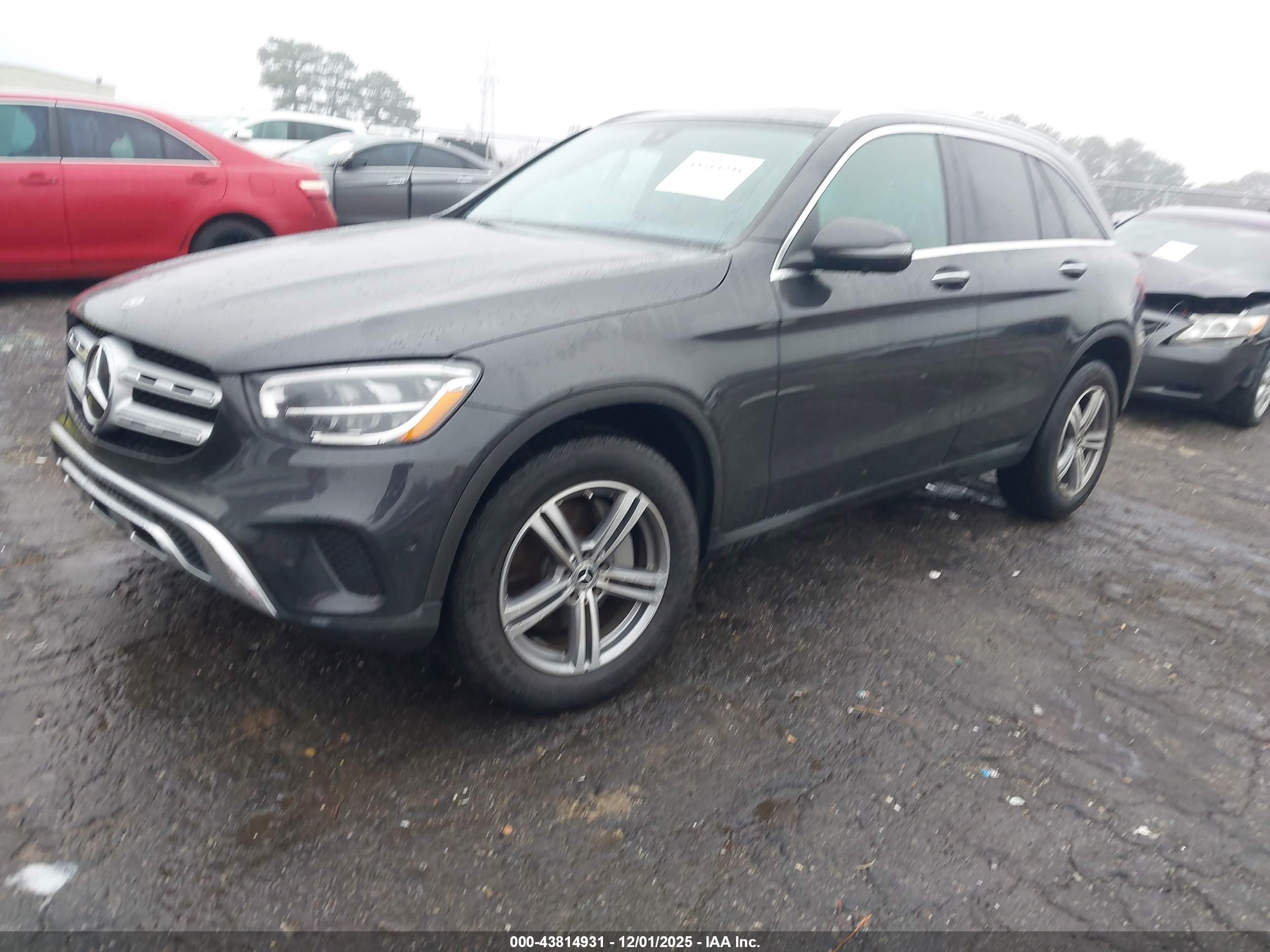 MERCEDES-BENZ GLC image 2