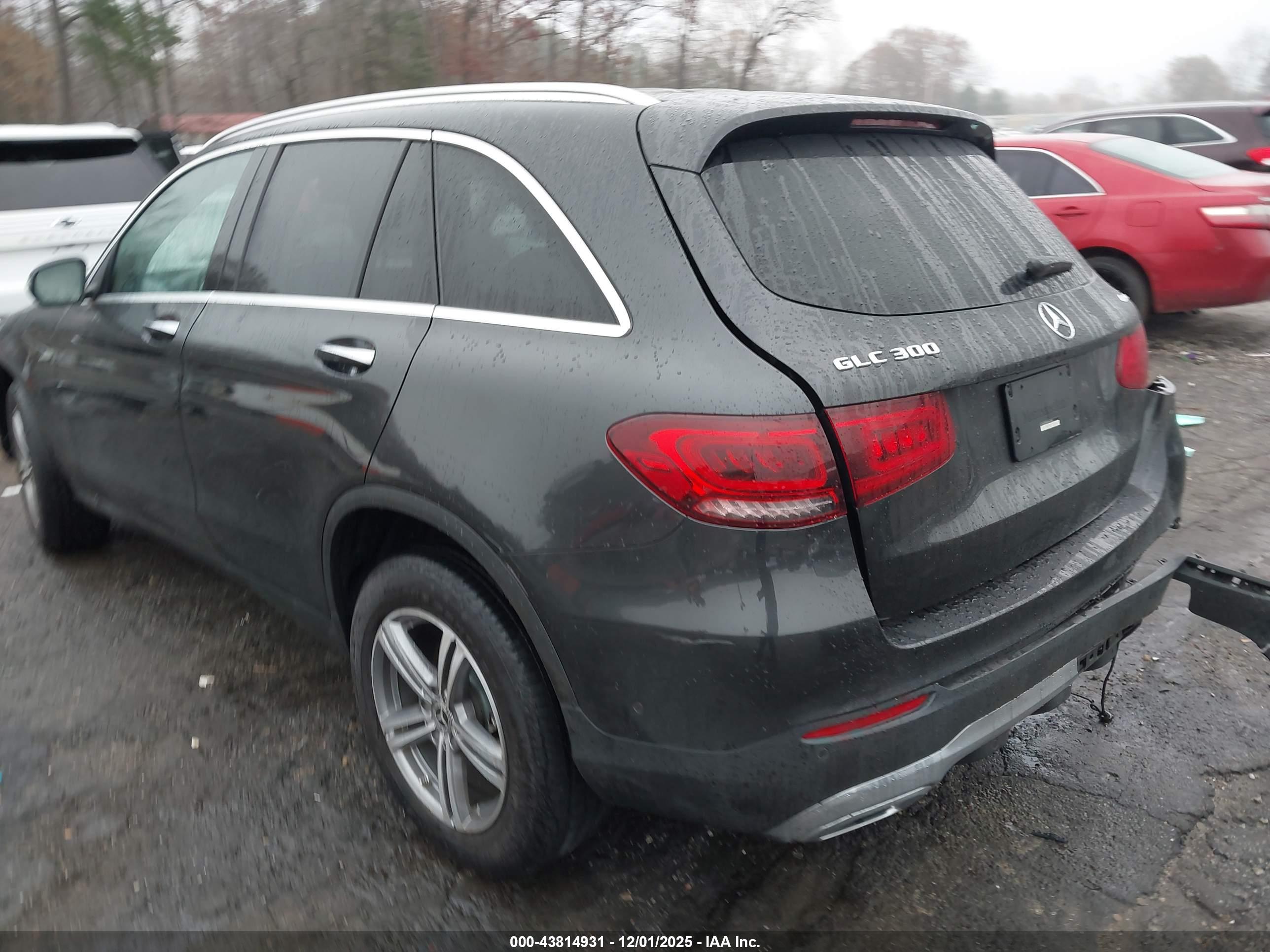 MERCEDES-BENZ GLC image 3